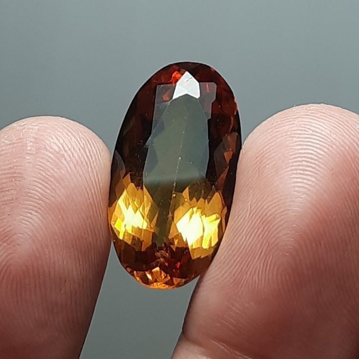 الکساندریت هفت رنگ درشت 20 قیراطی اصلی