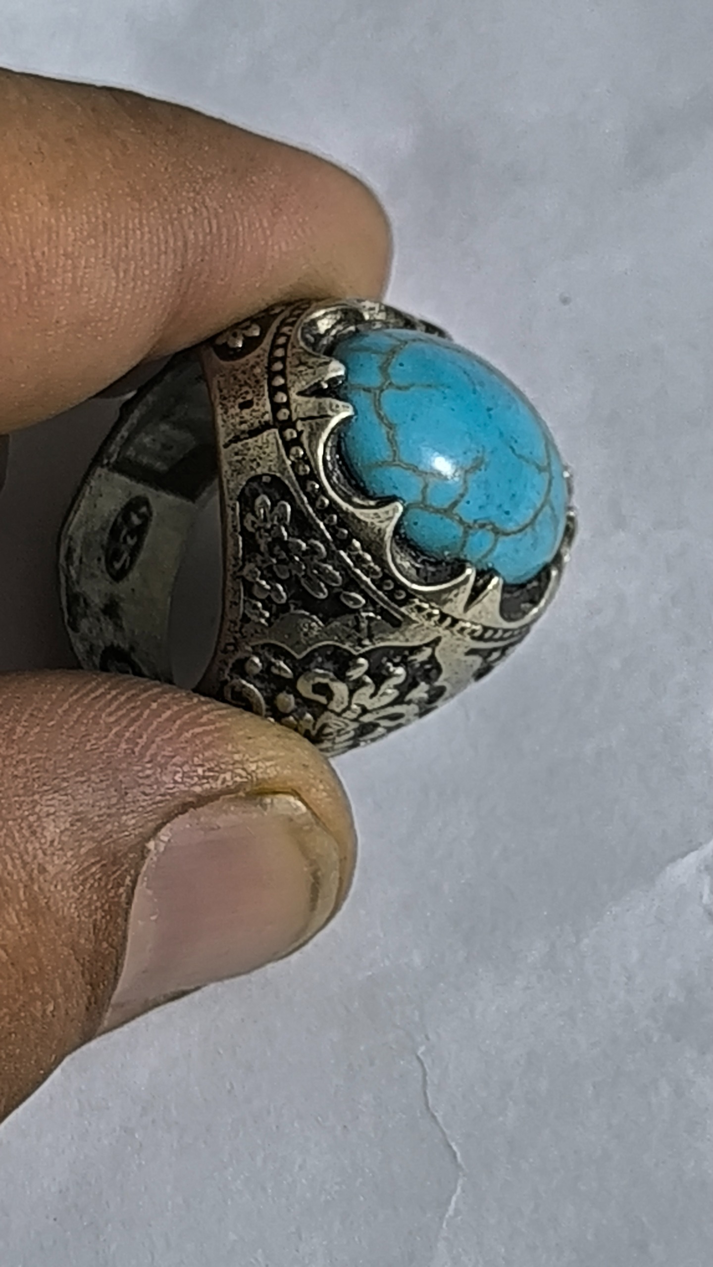 انگشتر نقره با طرح سنتی با نگین فیروزه نیشابور