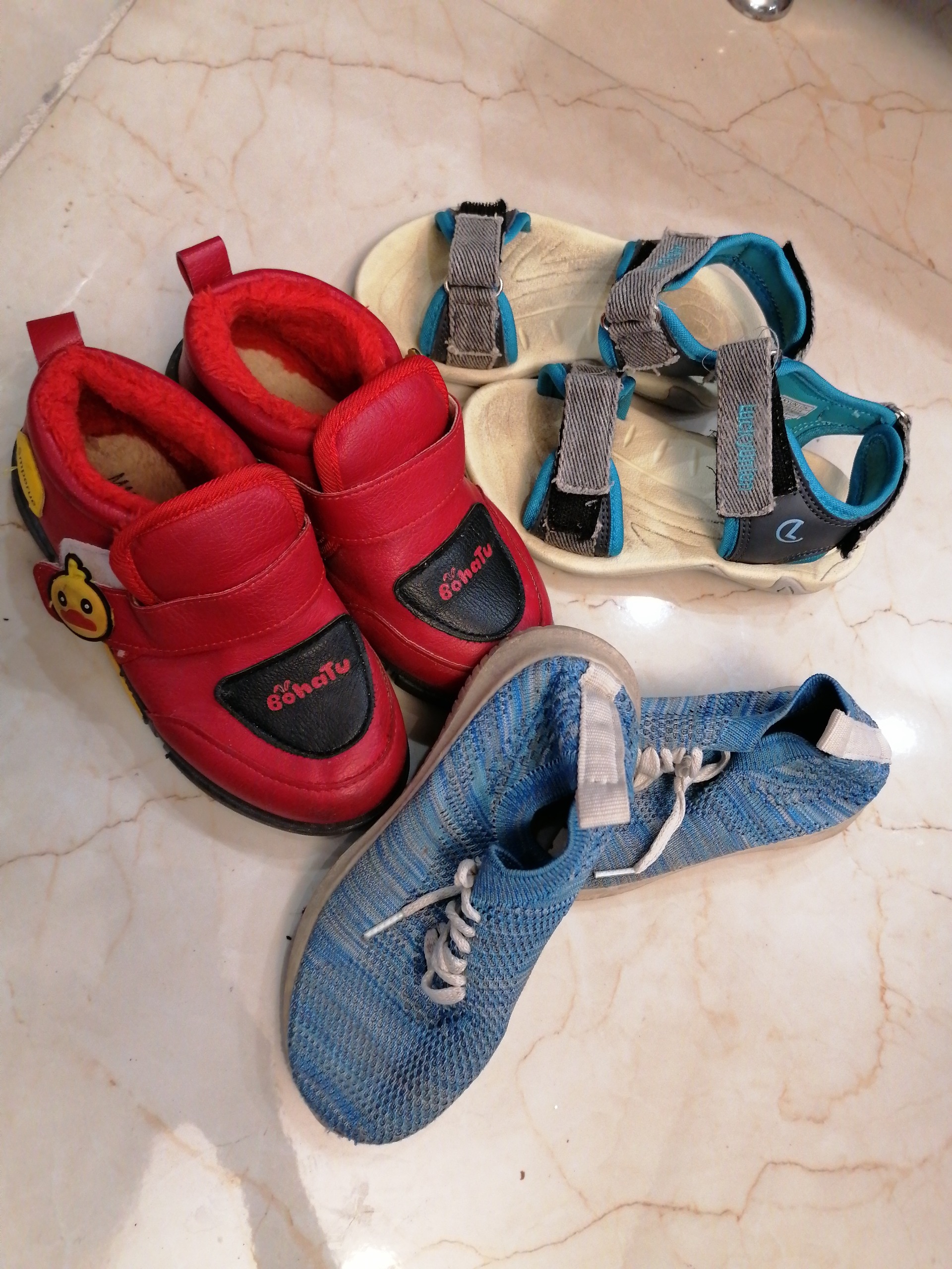 سه جفت کفش پسرانه