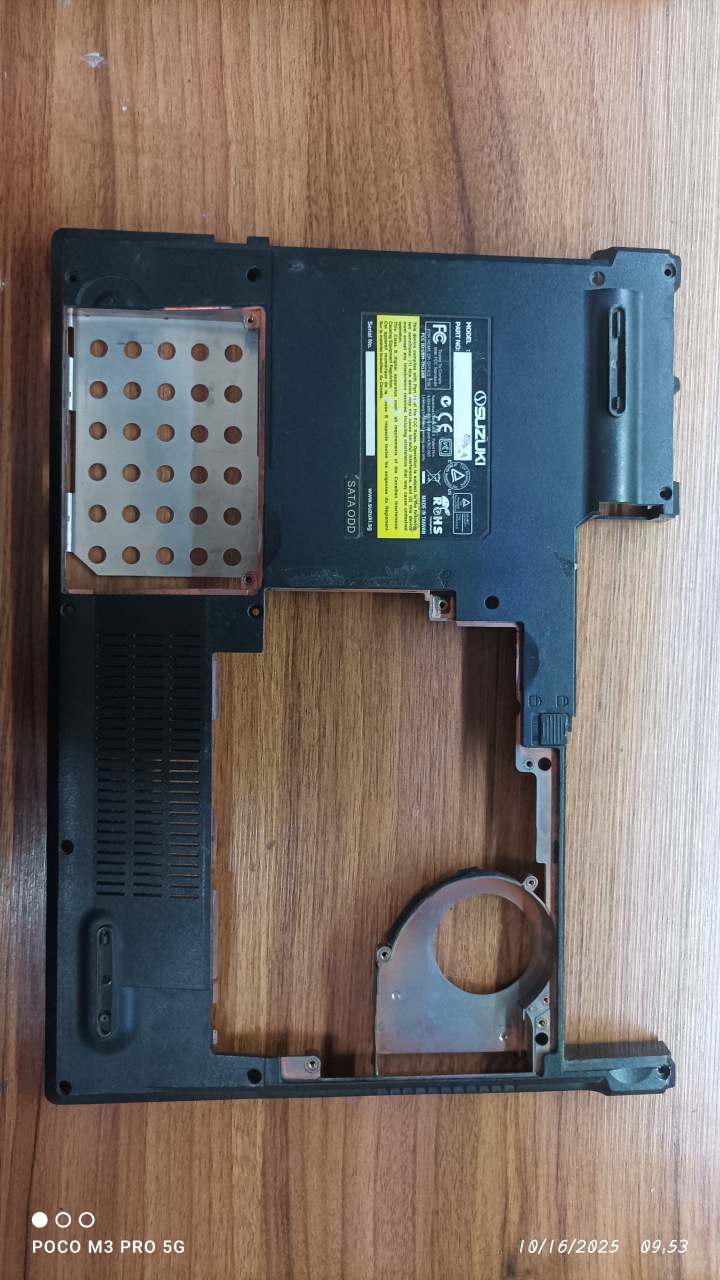 قاب پشت لپ تاپ