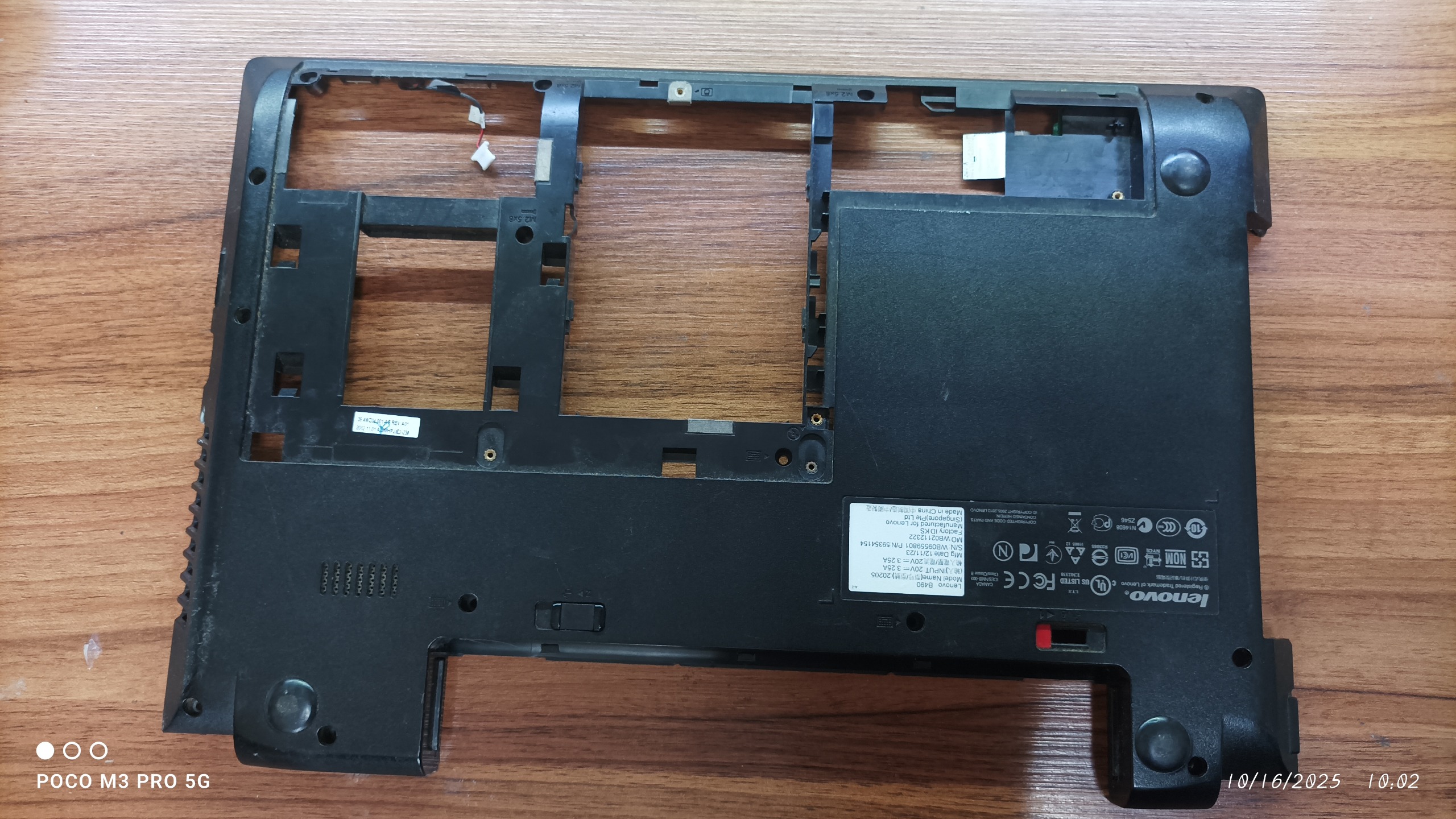 قاب کف لپ تاپ لنوو مدل b490