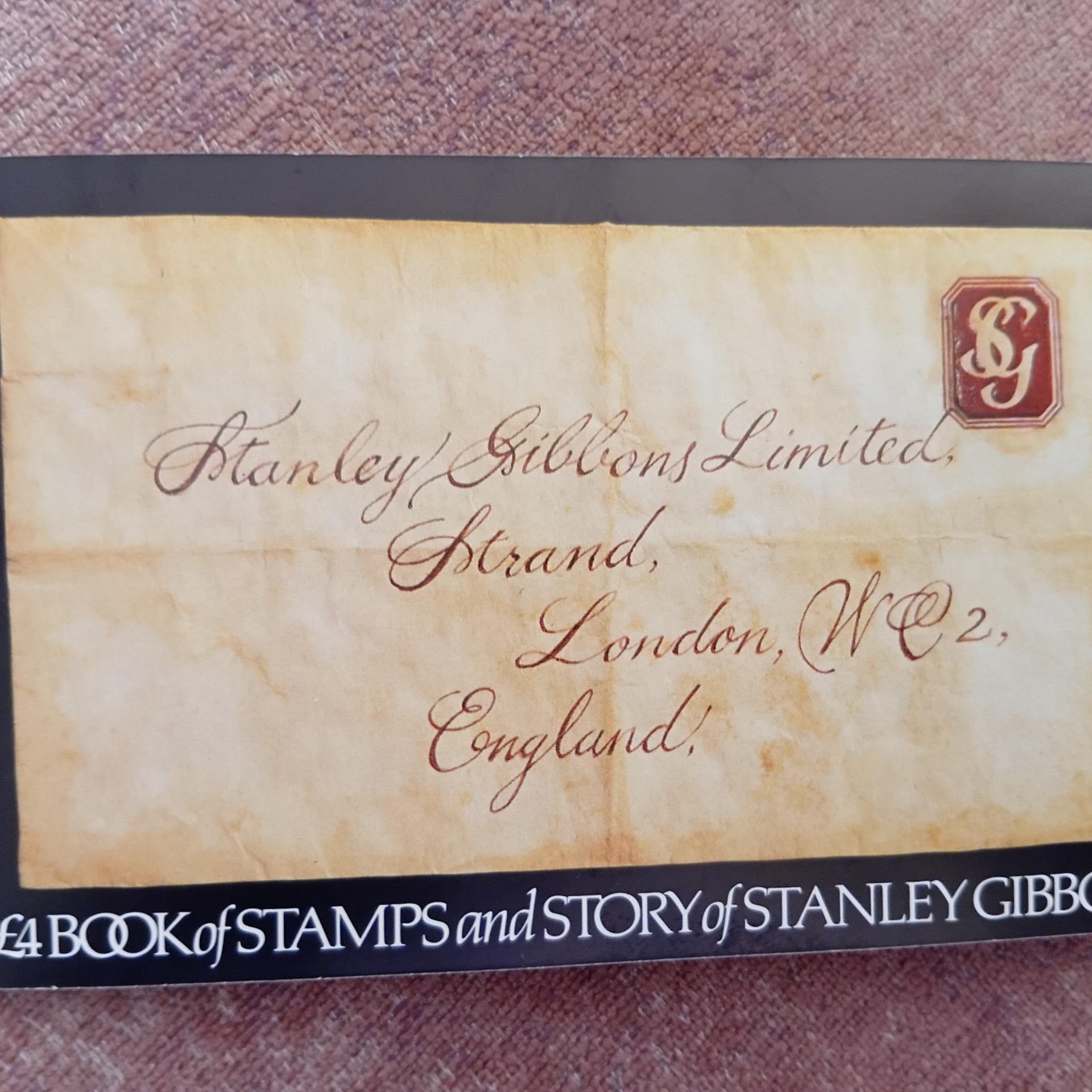 بوکلت ملکه انگلیس با تیتر پنی سیاه