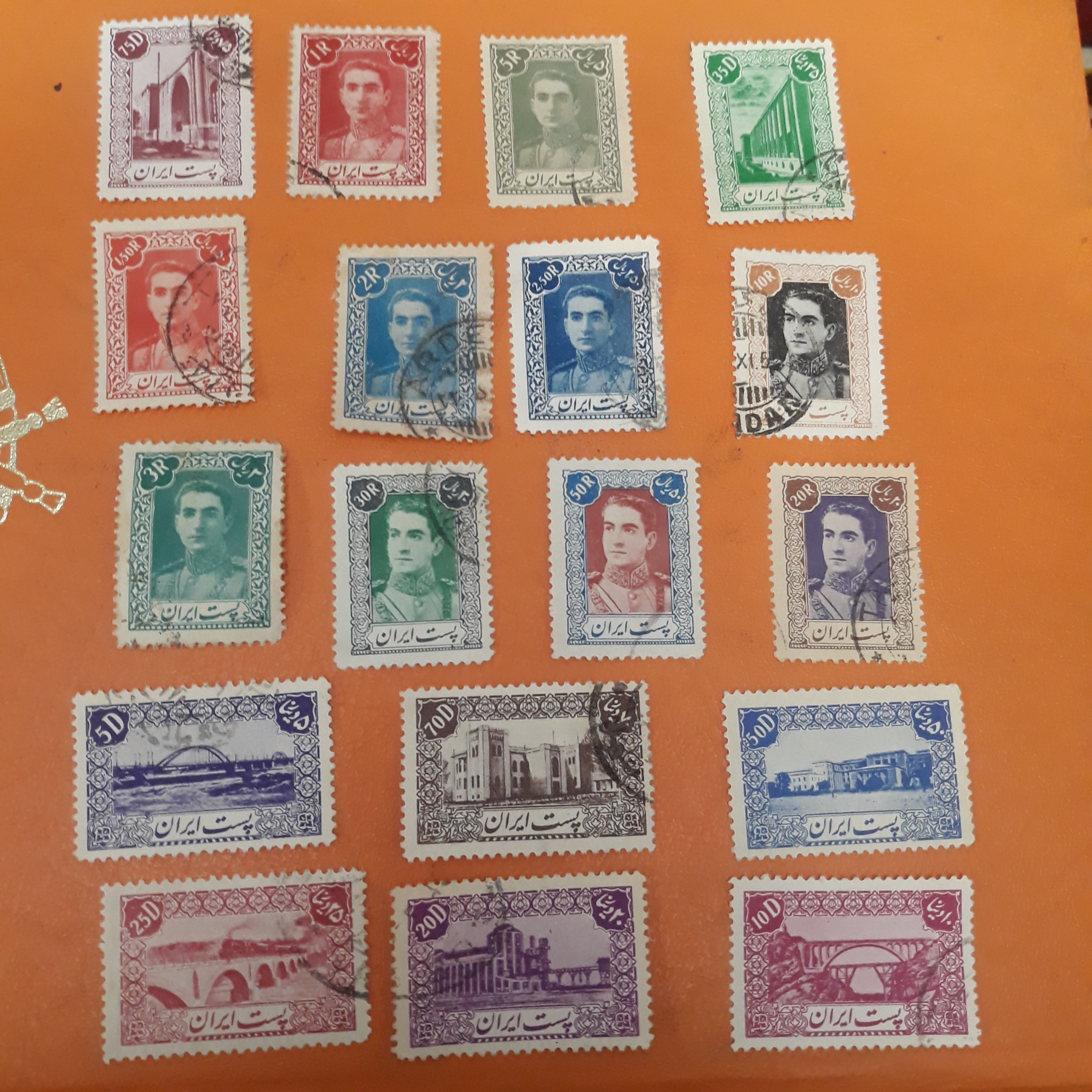 سری اول پستی شاه 18 عدد کامل