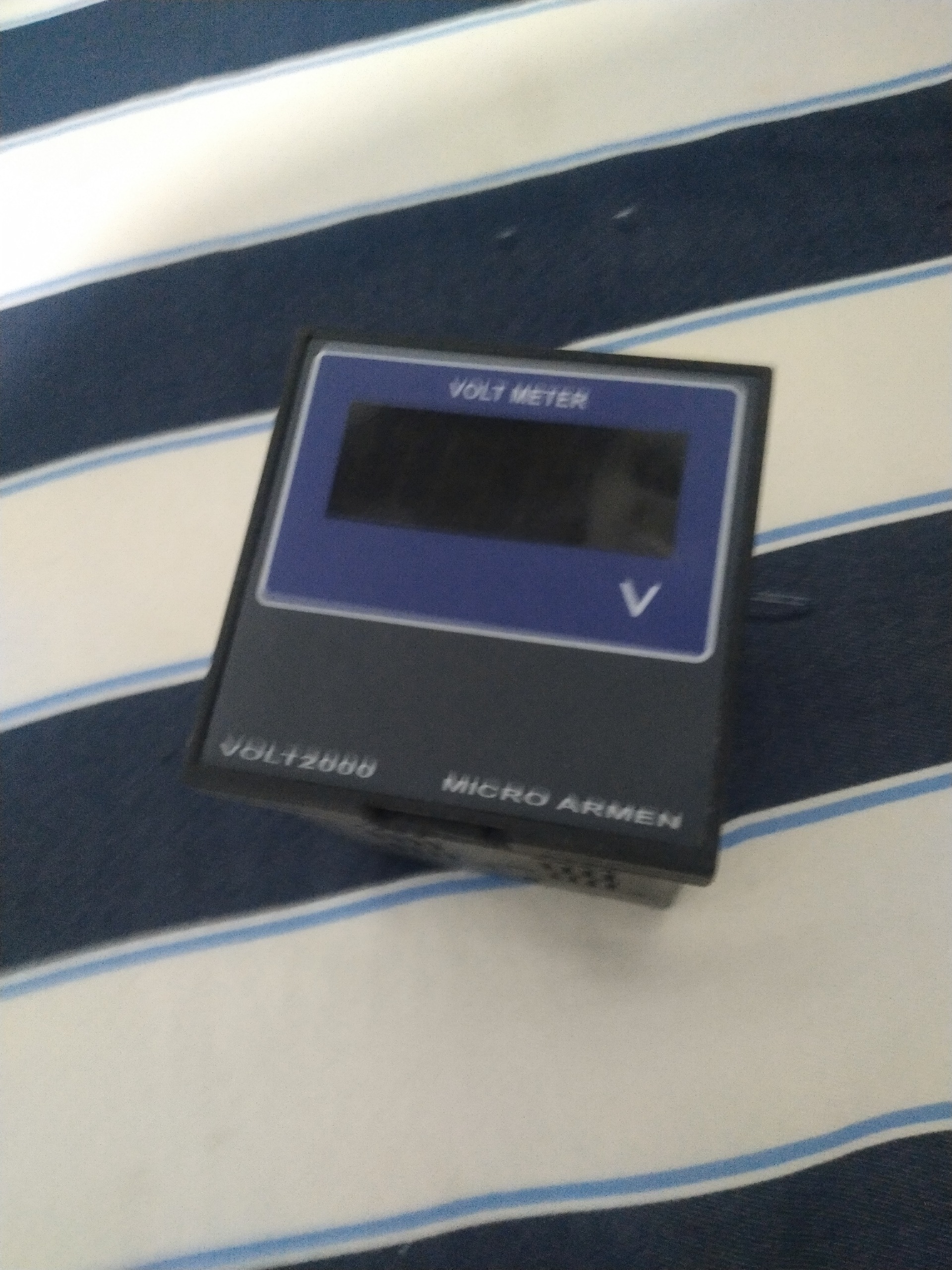 ولتمتر دیجیتال میکروآرمن مدل volt2000