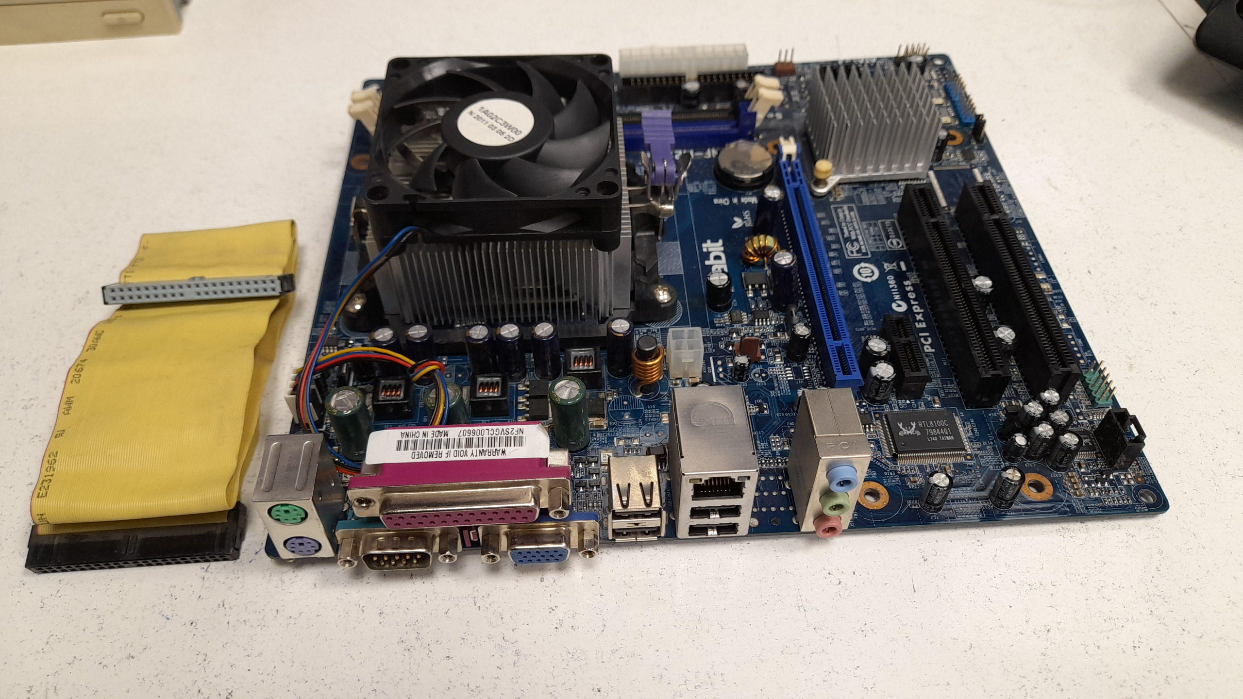 مادربرد وسیپیو فن ddr2 amd abit