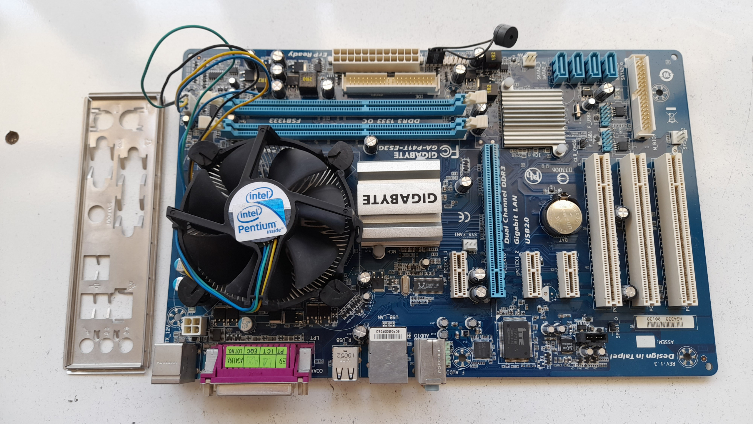 مادربرد P41-ES3G DDR3وXEON L5420 12M CASH وفن