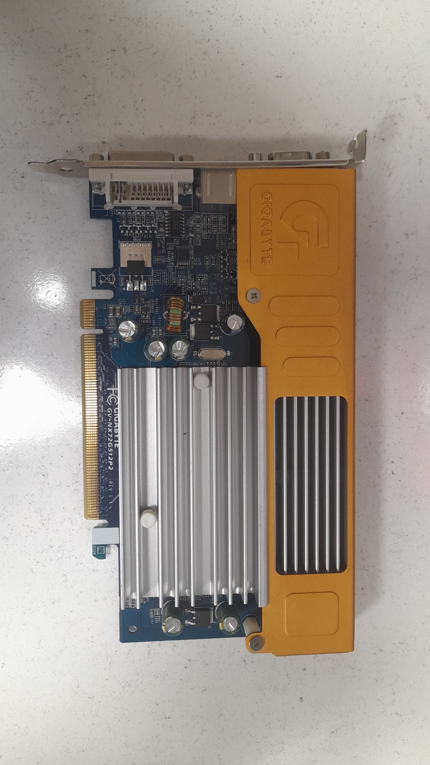گرافیک Gigabyte GV-NX72G512P2
