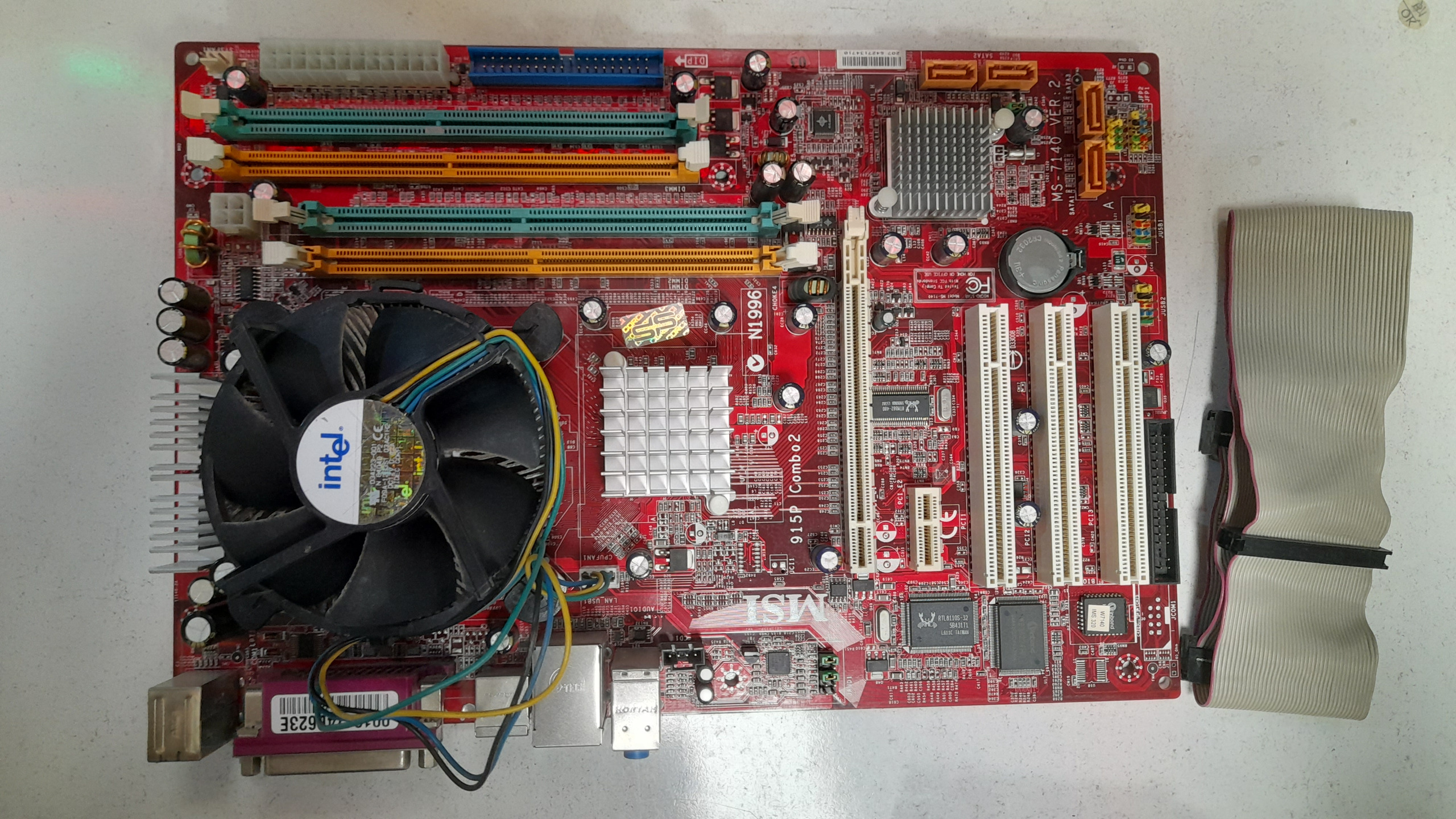 باندل MSI 915P Combo2 با Intelceleron فن وکابل ها