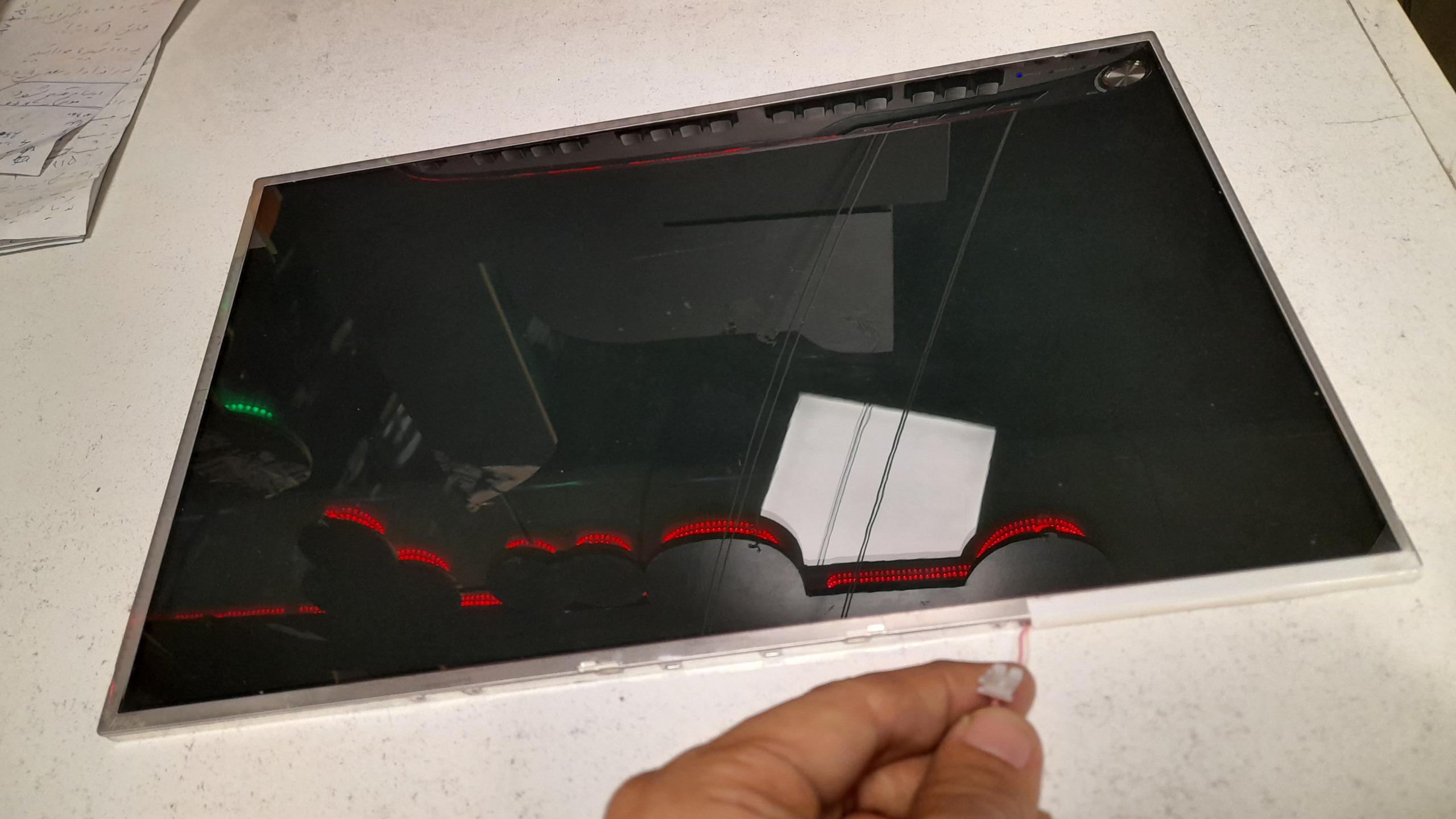 ال سی دی لپ تاپ قدیمی 15 اینچ