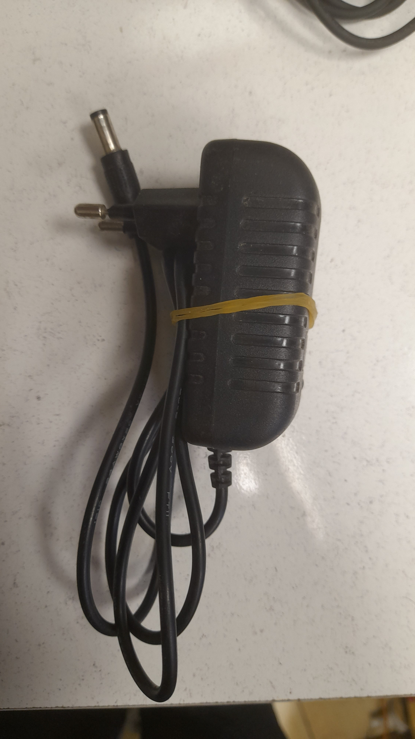 اداپتور 7.5 ولت یک امپر