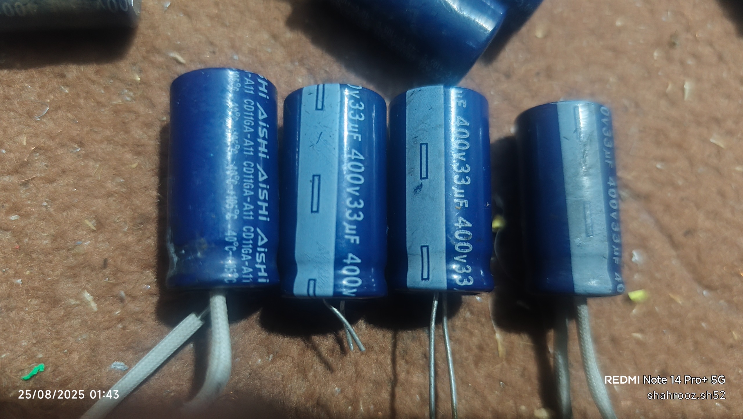 خازن 4400 ولت 33 میکرو فاراد