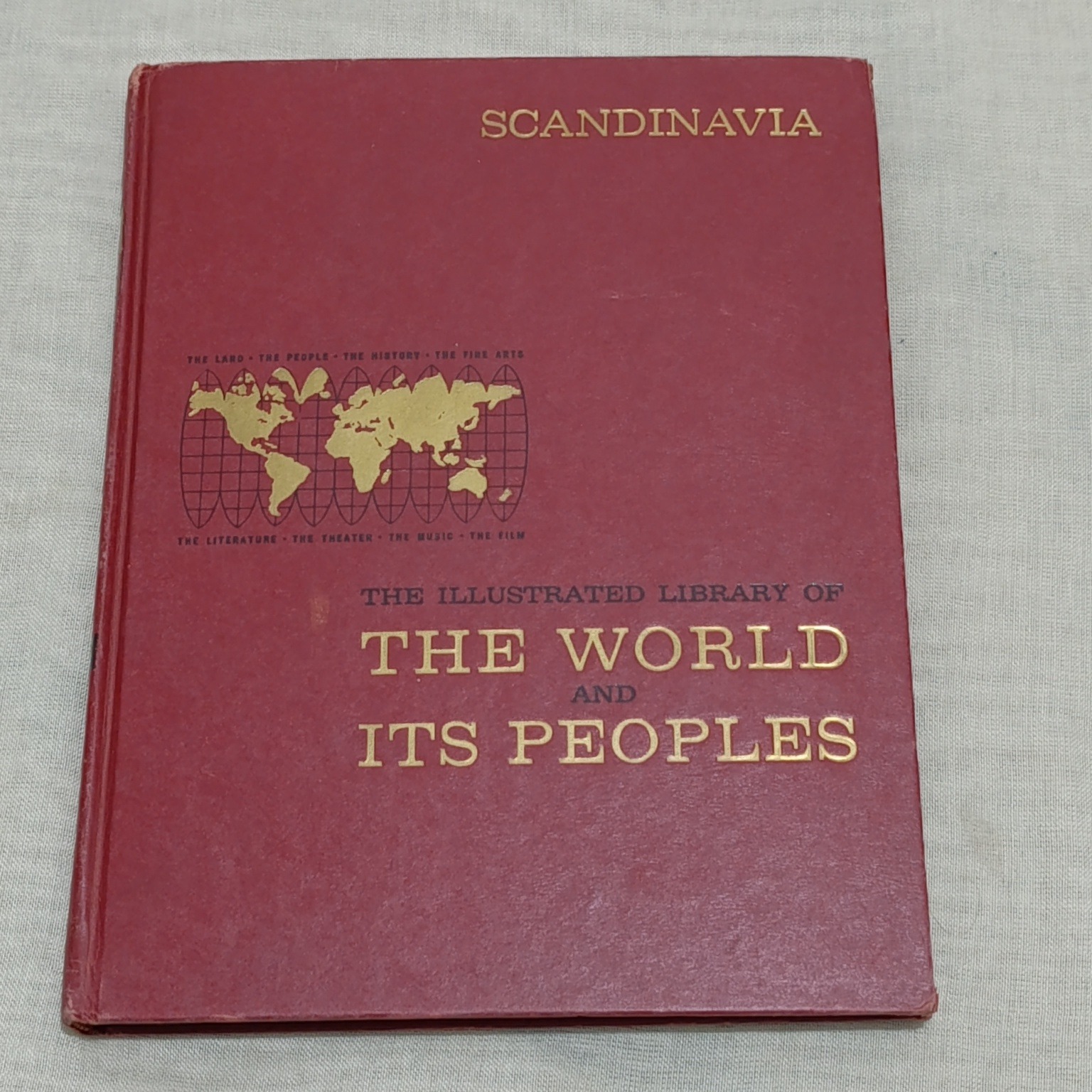 کتاب ارزشمند Scandinavia اسکاندیناوی 1968 آمریکا
