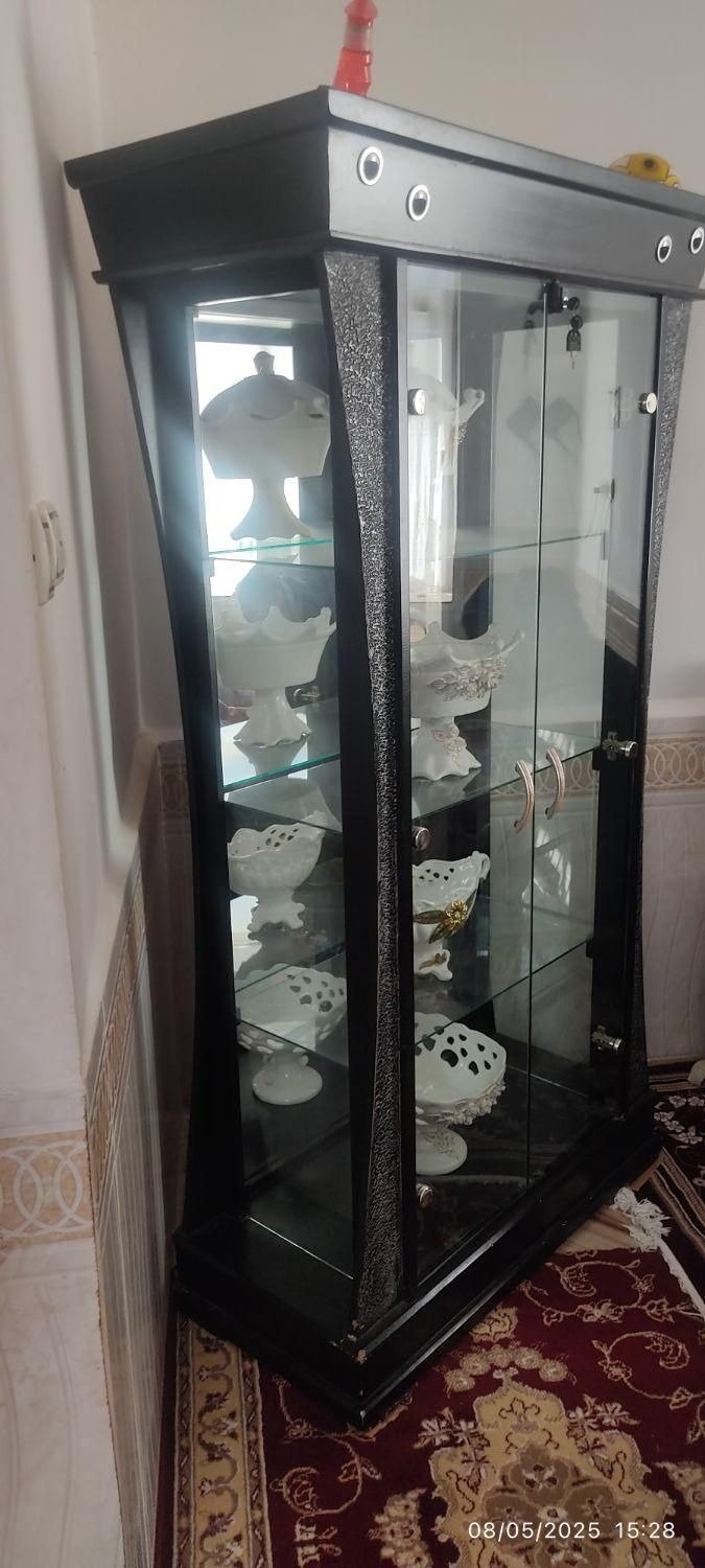بوفه همراه باوسایل