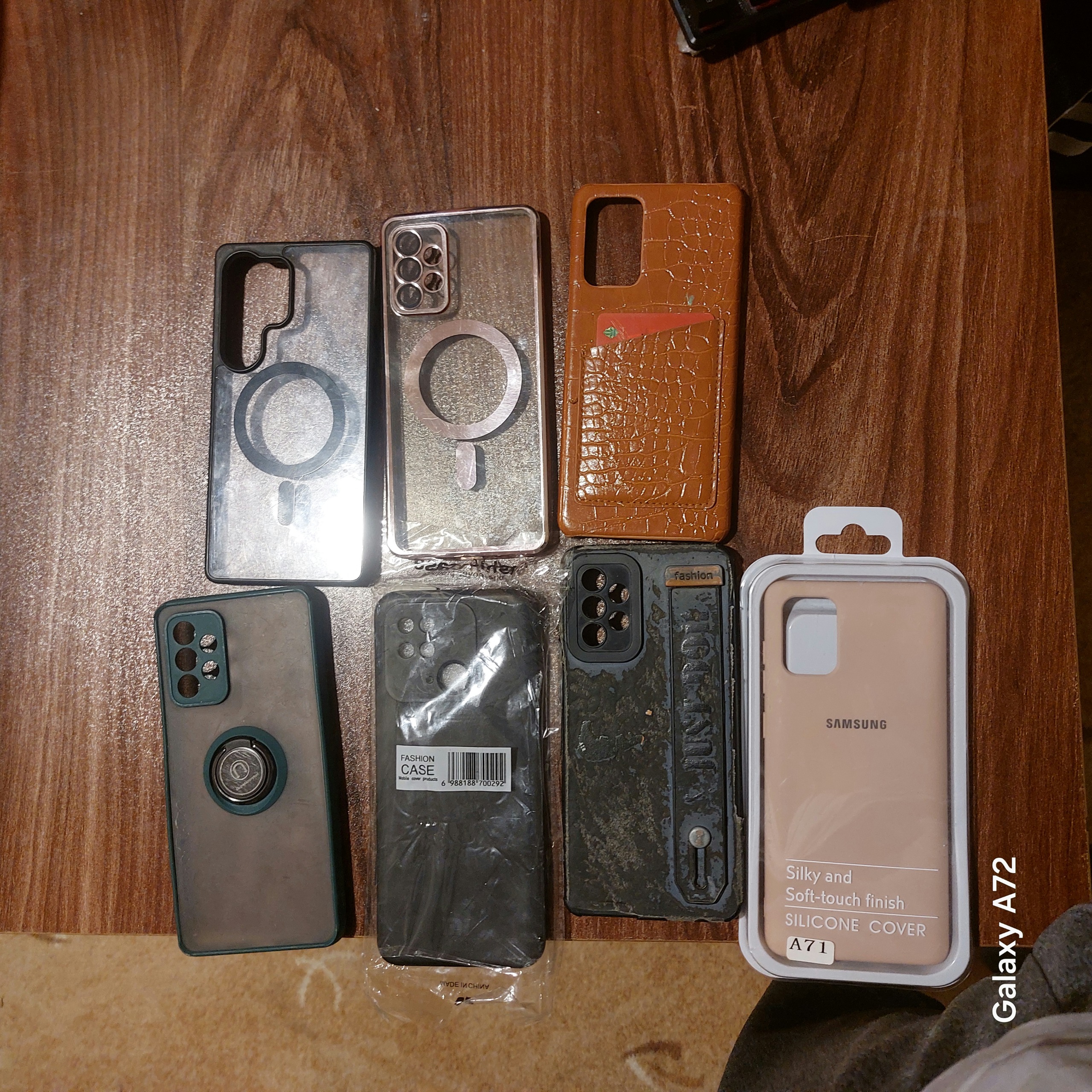 تعدادی کاور سامسونگ A72