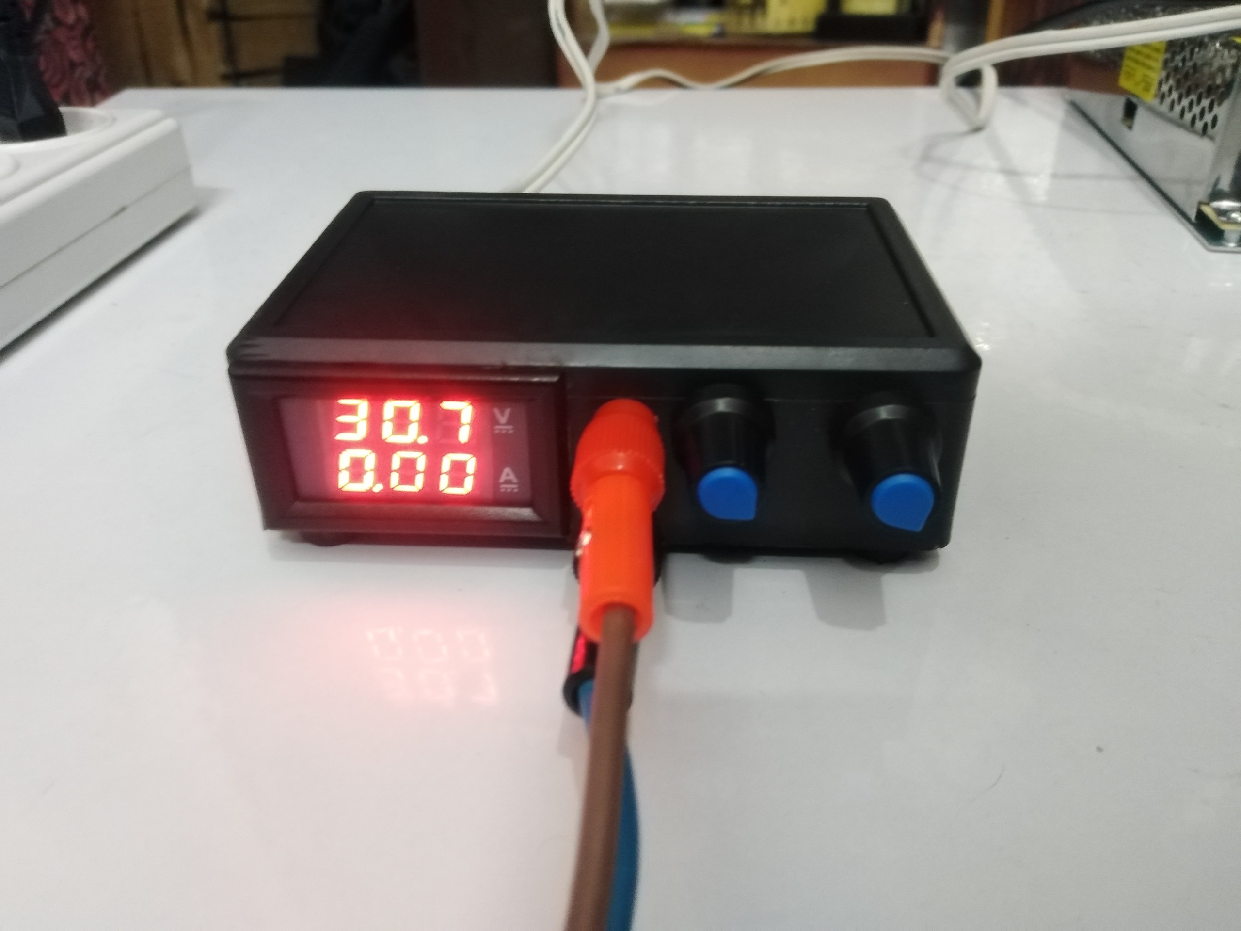 منبع تغذیه 30 ولت 10 آمپر برای تعمیرات با ترانس