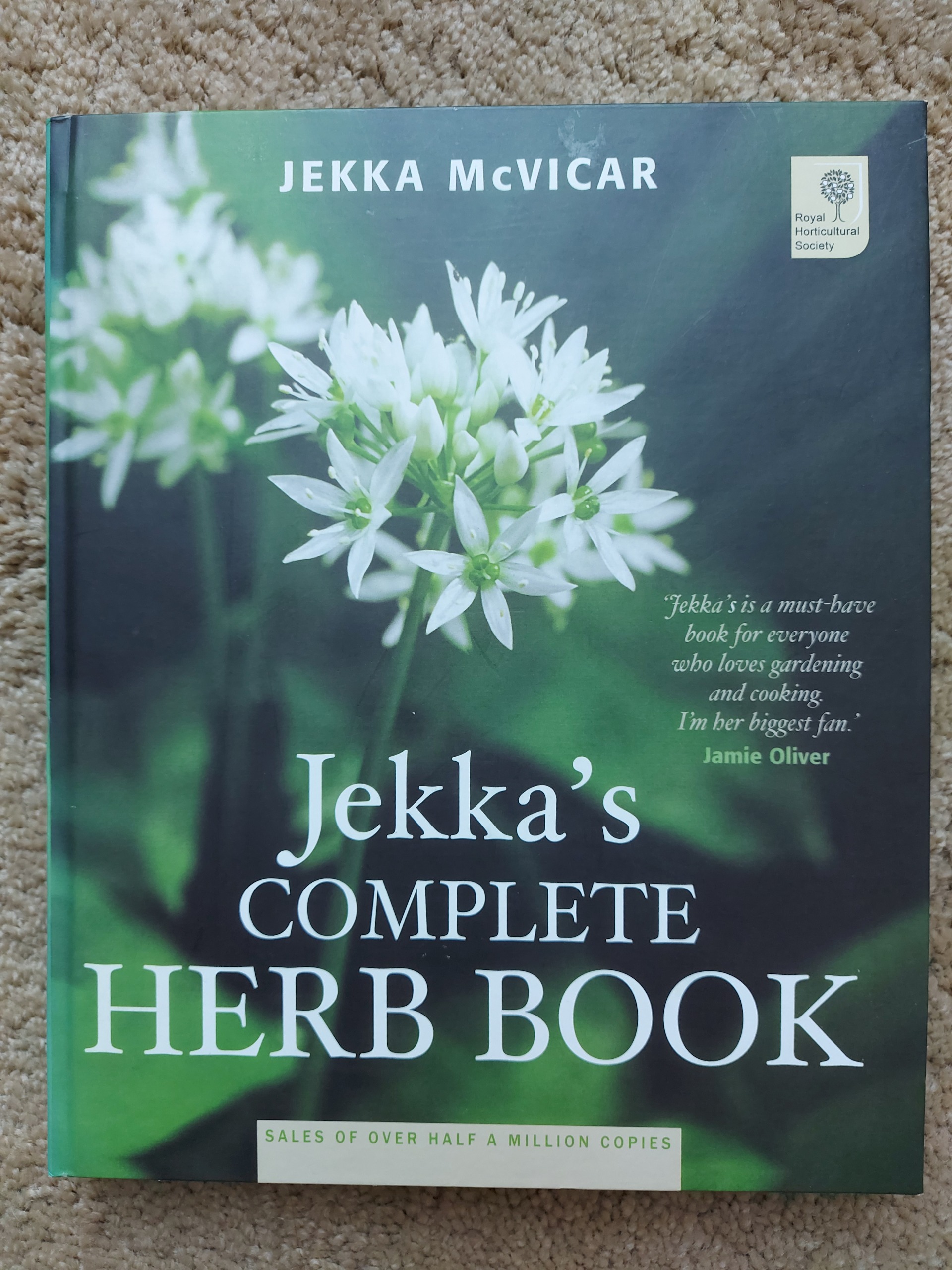 کتاب جامع گیاهان معطر خارجی جکا