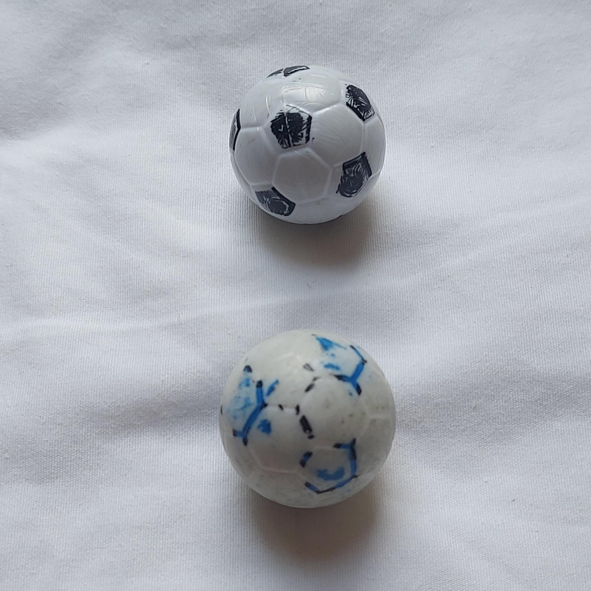 توپ فوتبال دستی