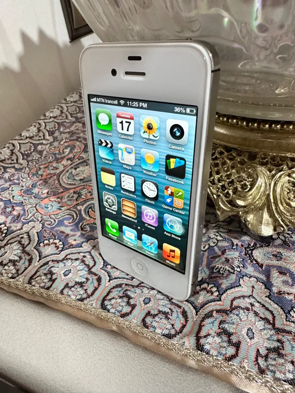 iphone 4s 16 GiG