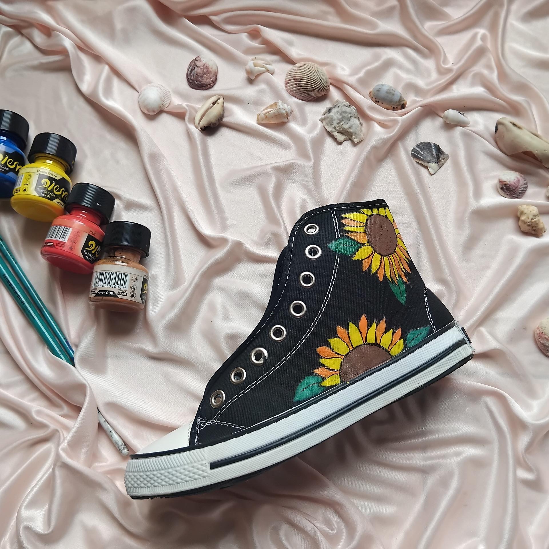 کتونی کاستوم ال استار گل آفتاب گردان