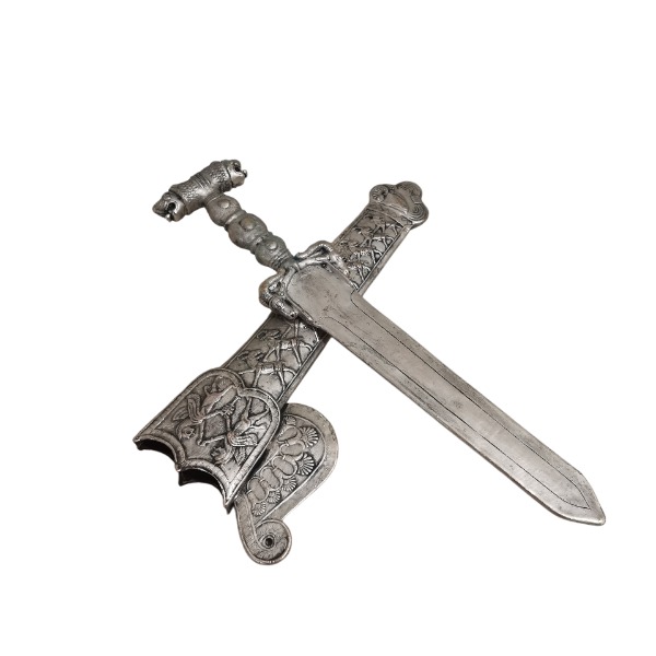 شمشیر همراه با غلاف هخامنشی مسی آبکاری نقره