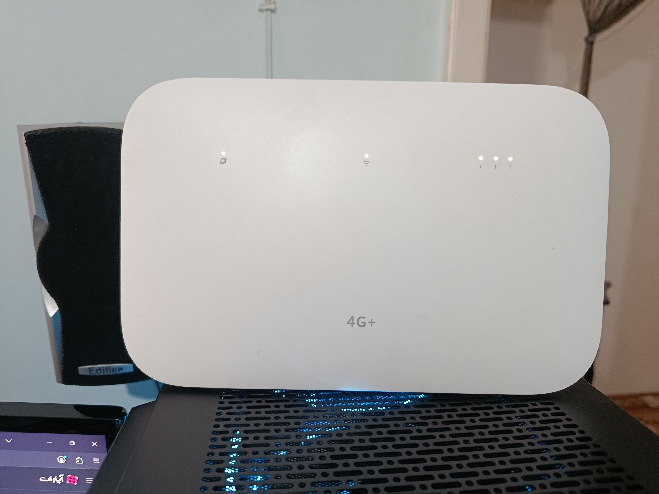 مودم B622 4G LTE با جعبه و سالم