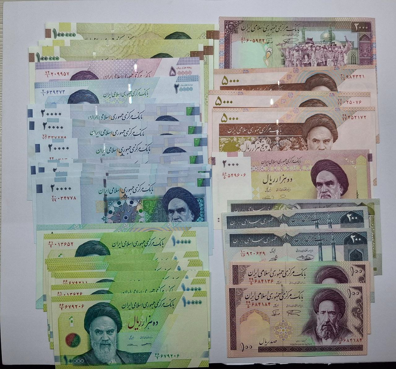 30 برگ اسکناس جمهوری اسلامی ایران