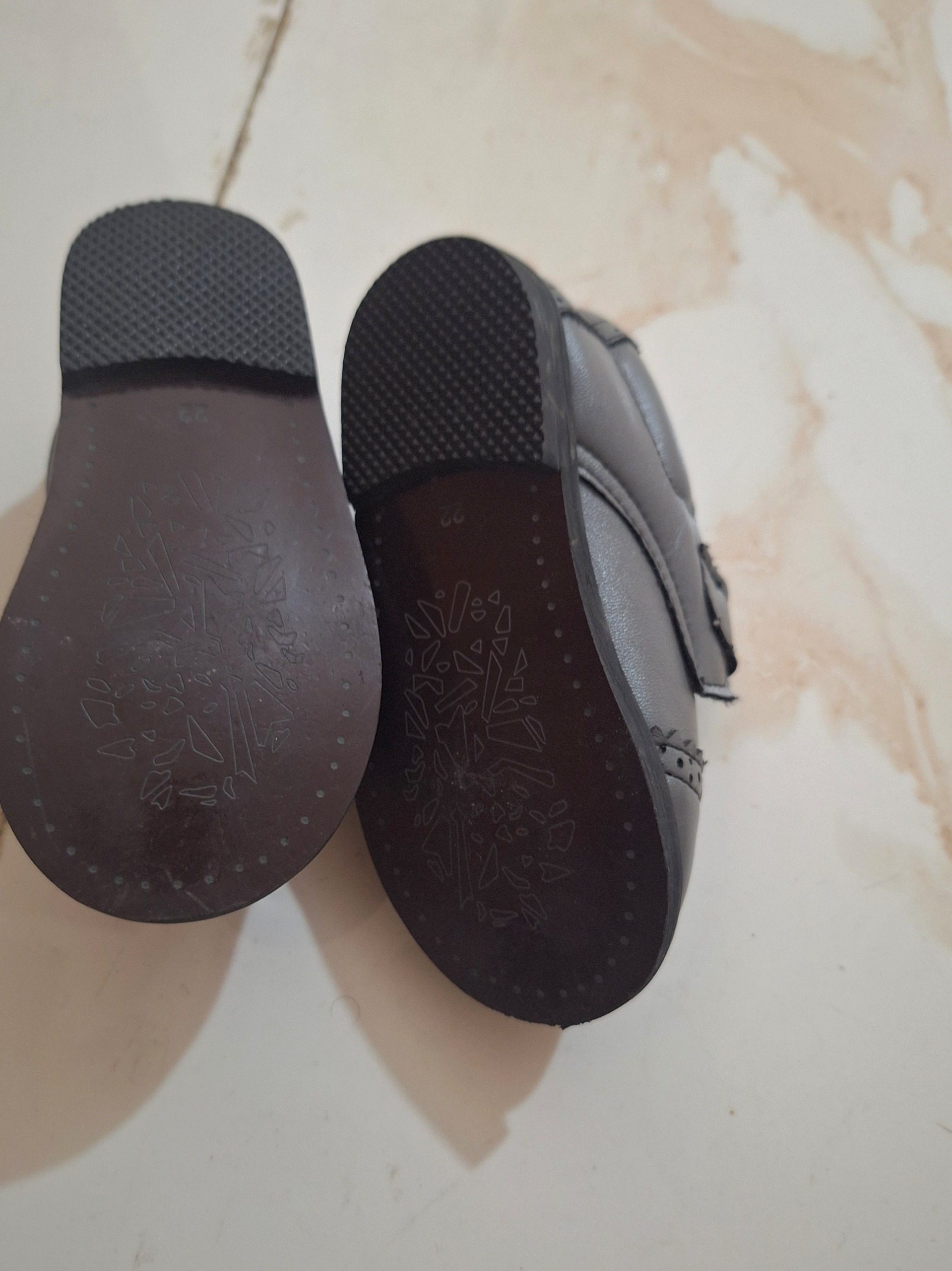 کفش اسپرت پسرانه سایز 22