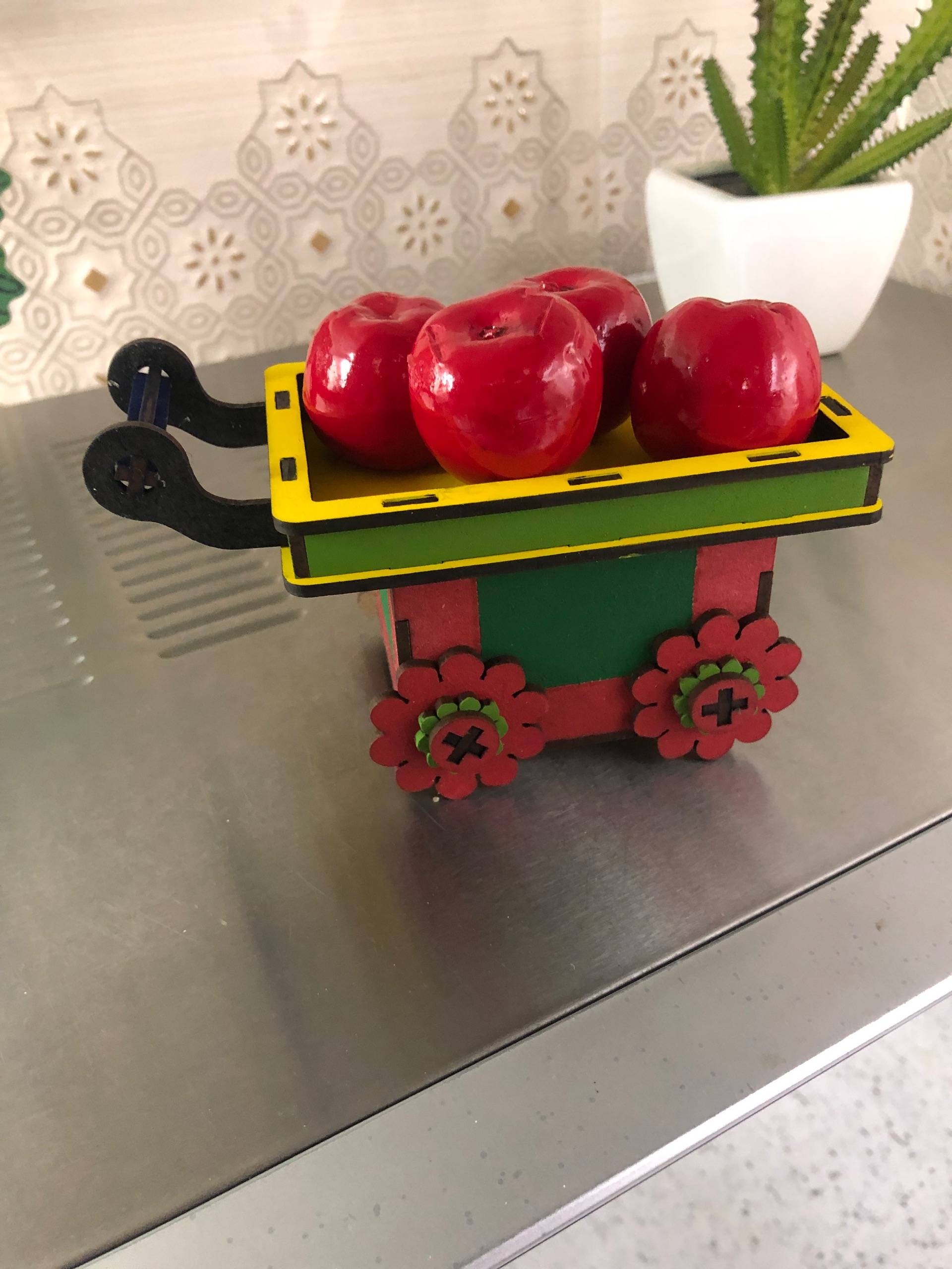 ماکت چوبی گاری میوه فروشی