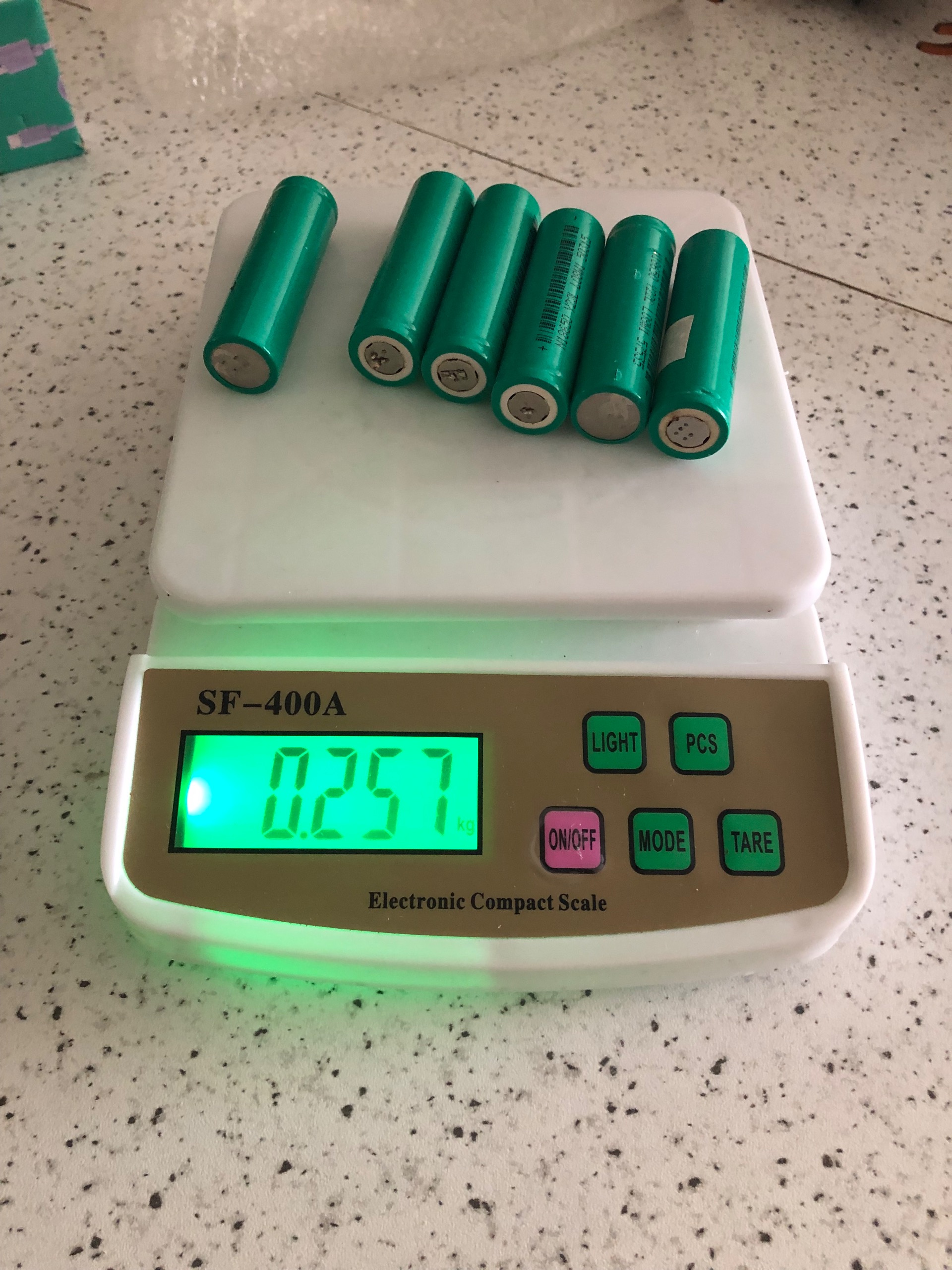 6 عدد باتری 18650