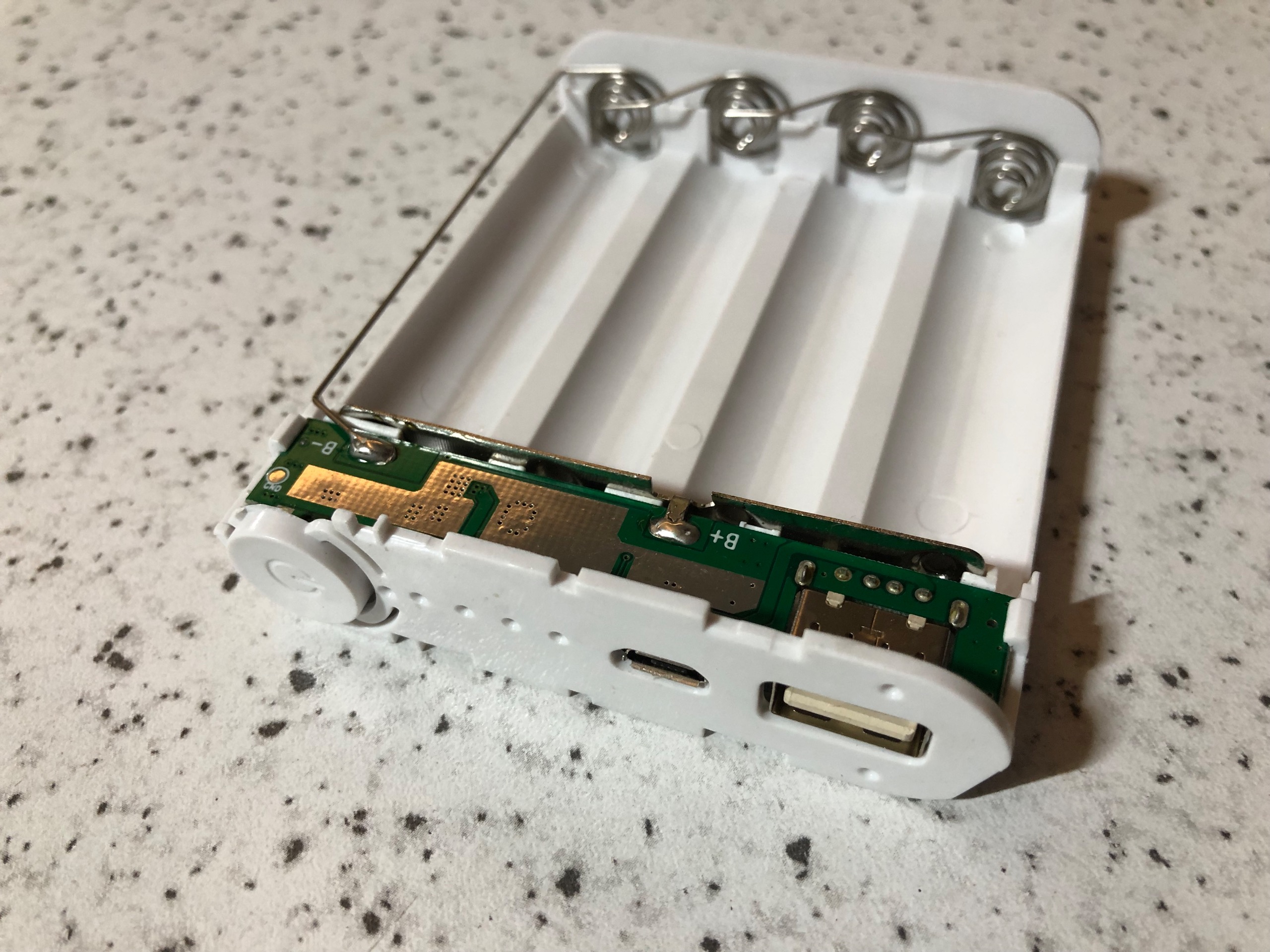 کیس پاوربانک فنردار 4باتری