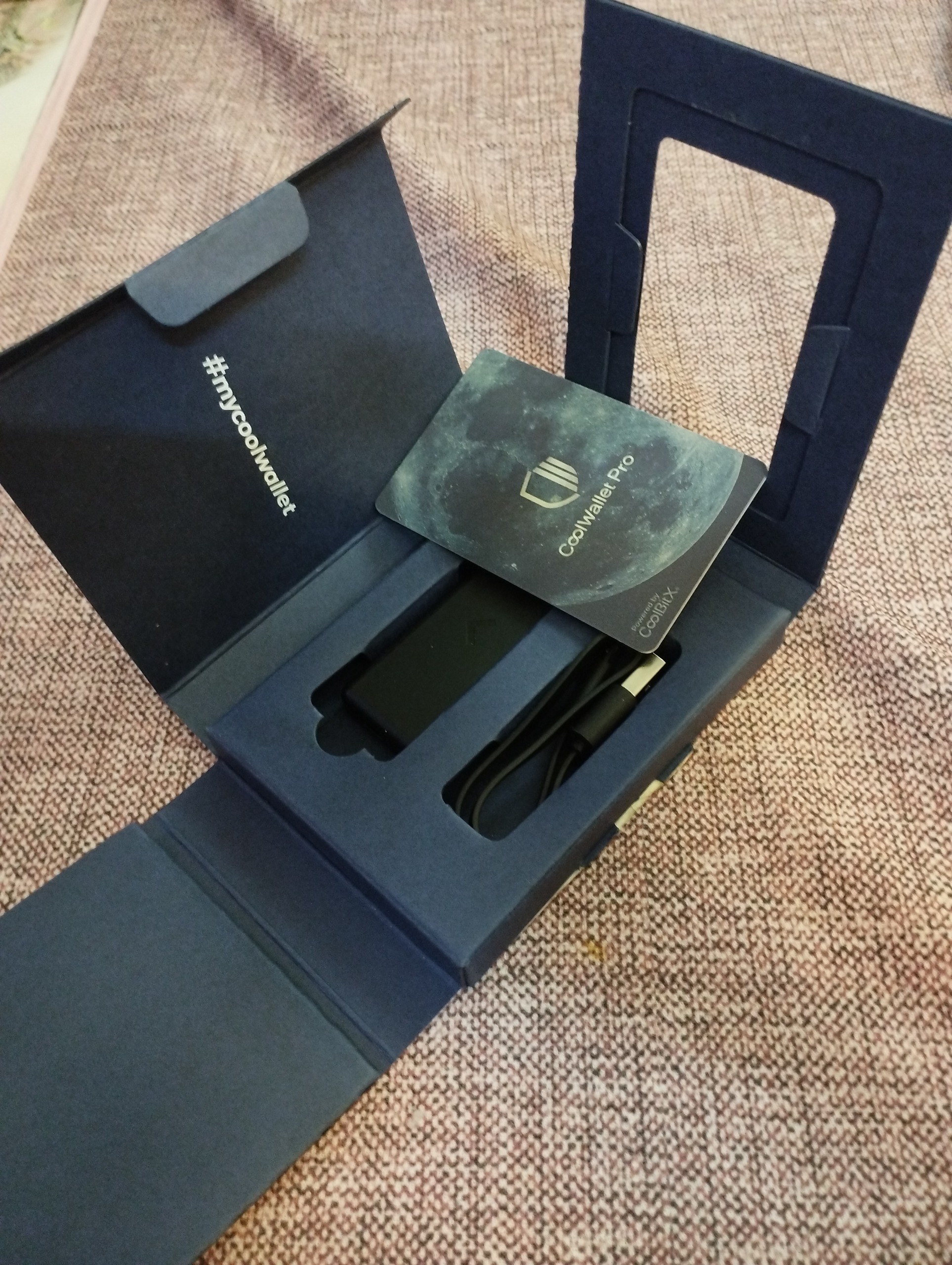 کیف پول سخت افزاری coolwallet pro