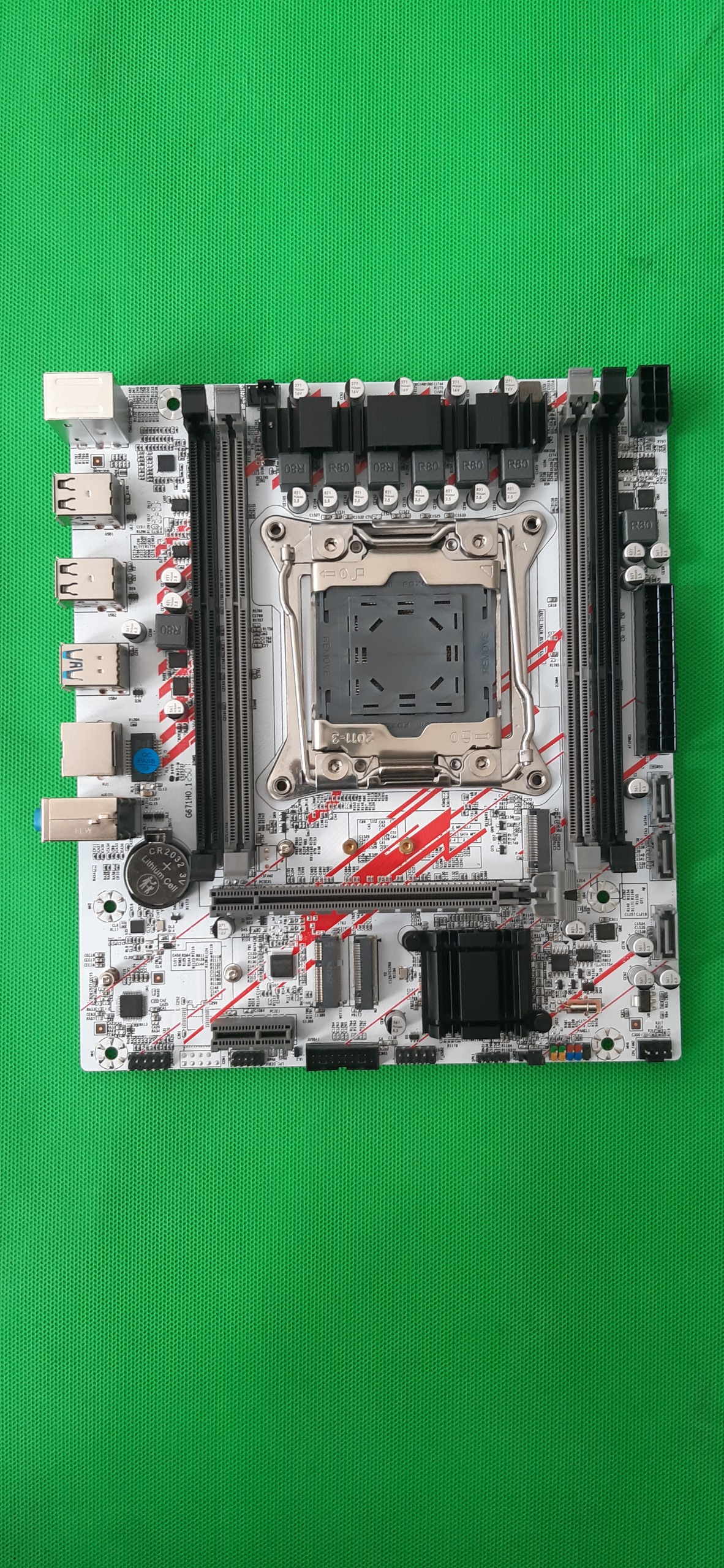 مادربرد X99 قوی با سوکت LGA2011-3