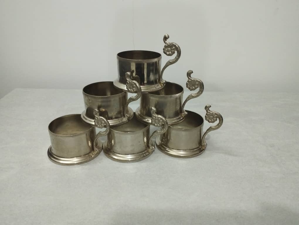 زیر استکان برنجی