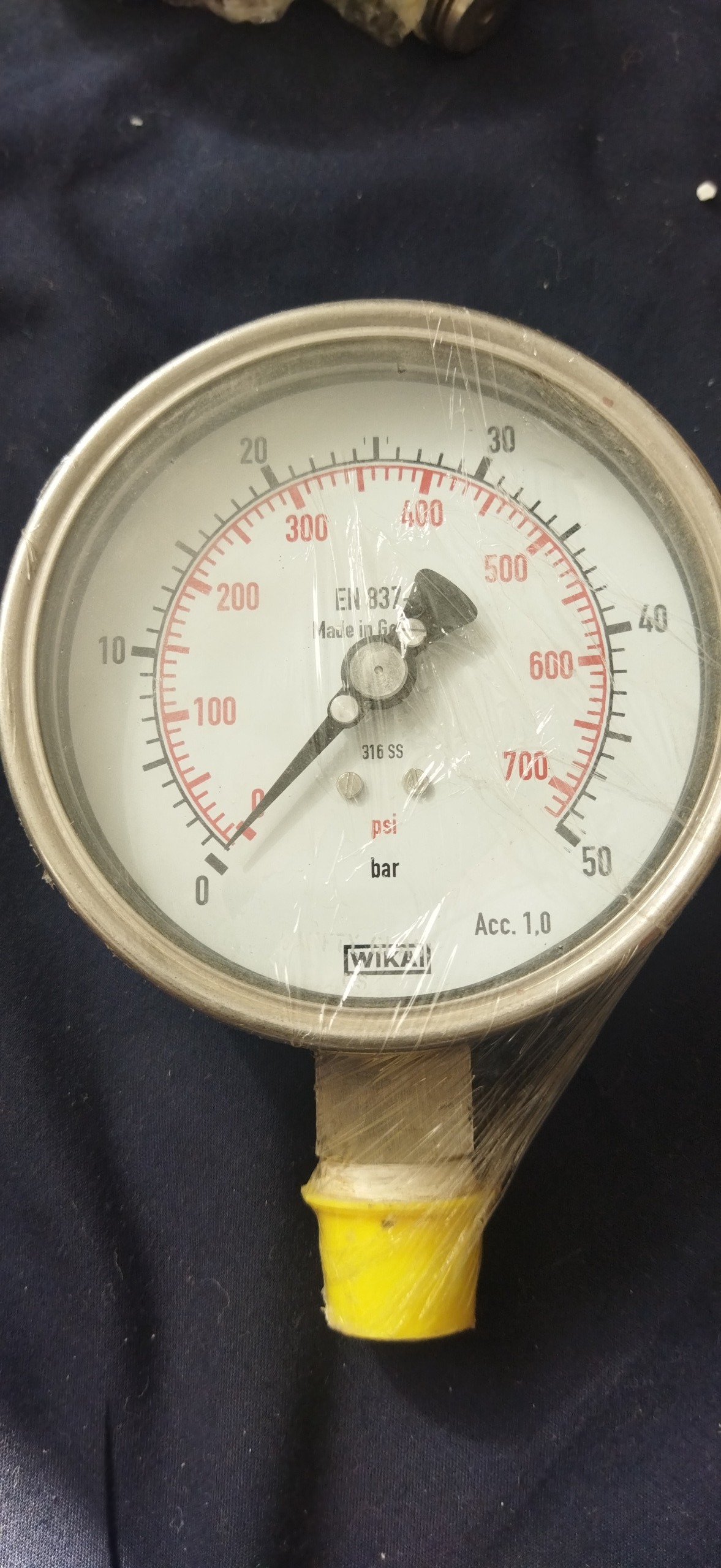 فشار سنج WIKA ساخت المان 7 psi قطر 10 سانتیمت00