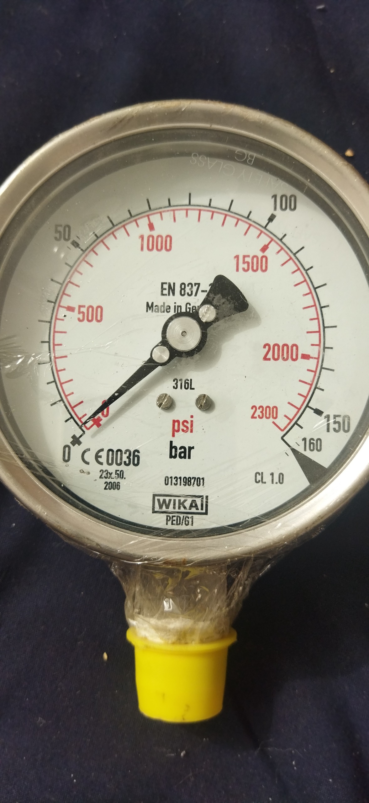 فشار سنج WIKA ساخت المان 2300 psi قطر 10 سانتیمت