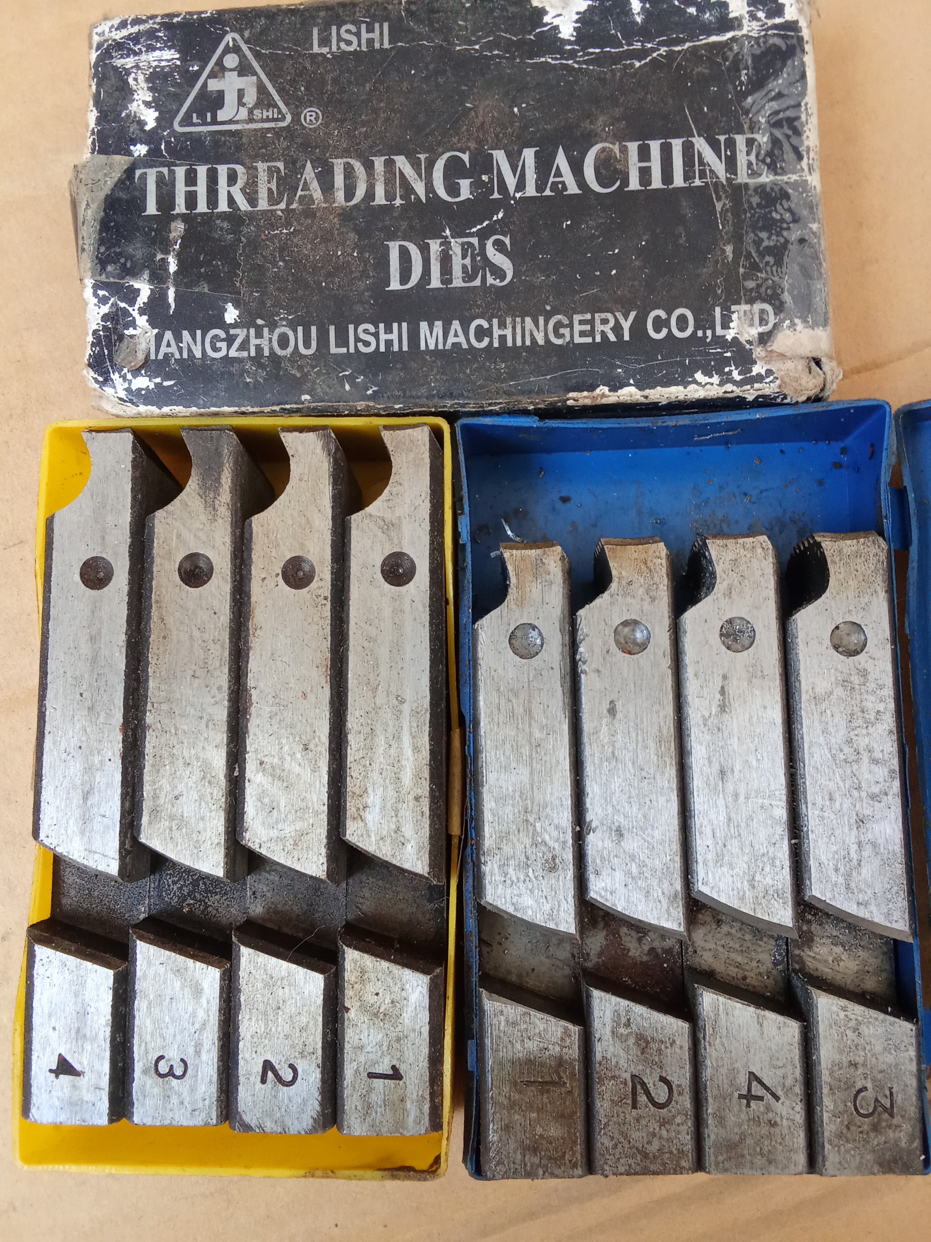 ست 4 عددی پارچه حدیده برقی