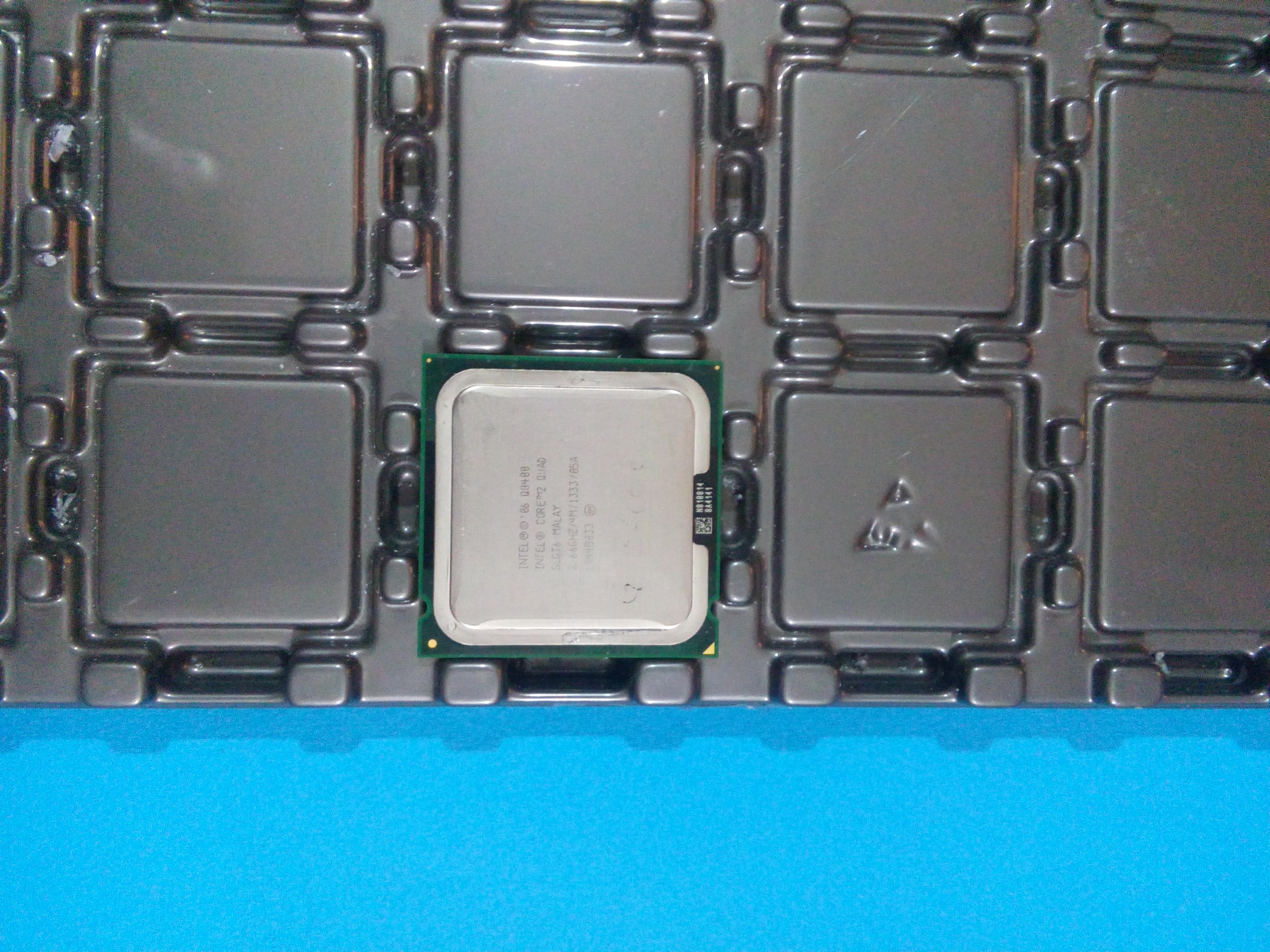 سی پی یو Intel Core2quad Q8400