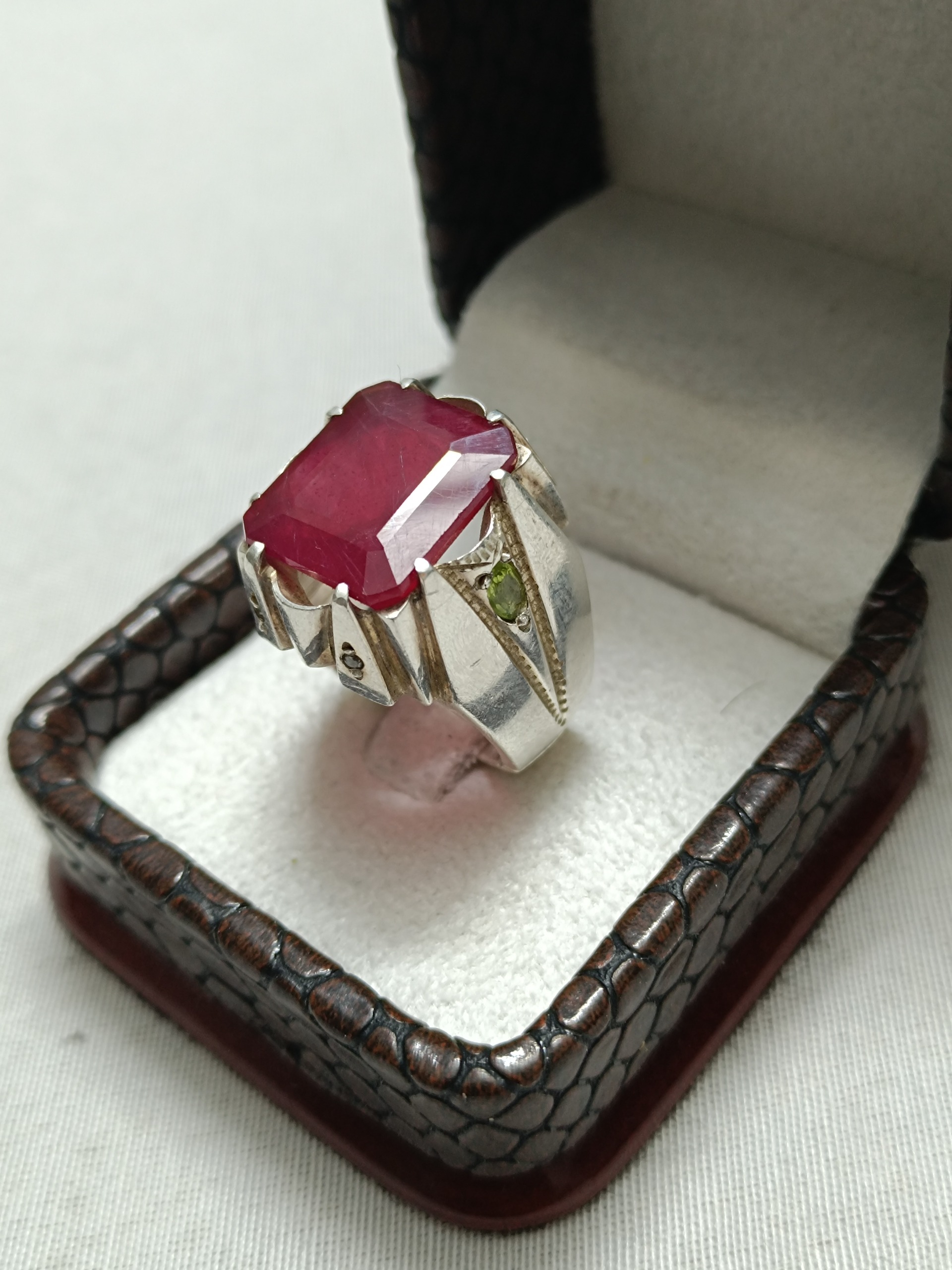 انگشتر یاقوت آفریقایی