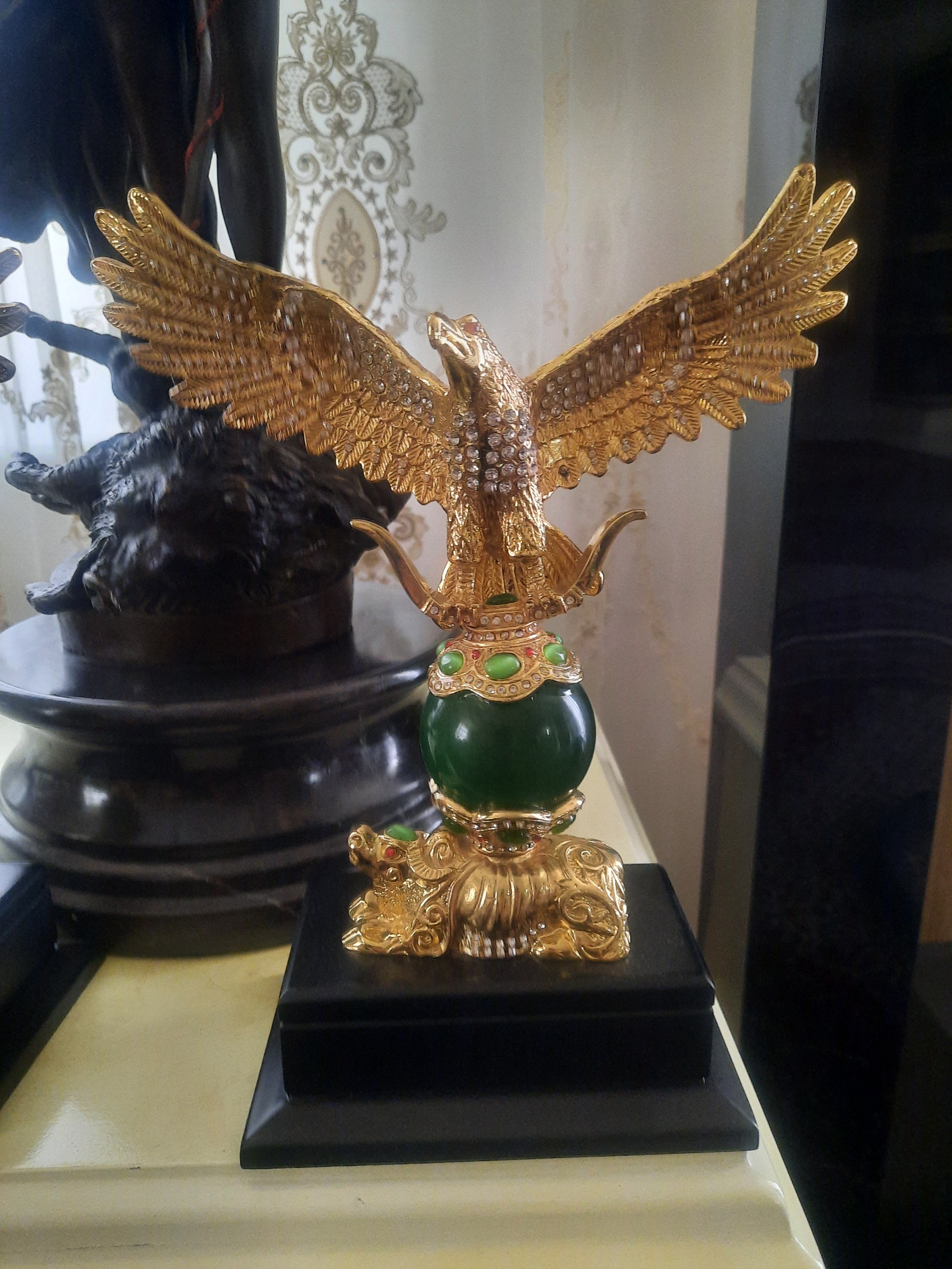 مجسمه نو و خارجی