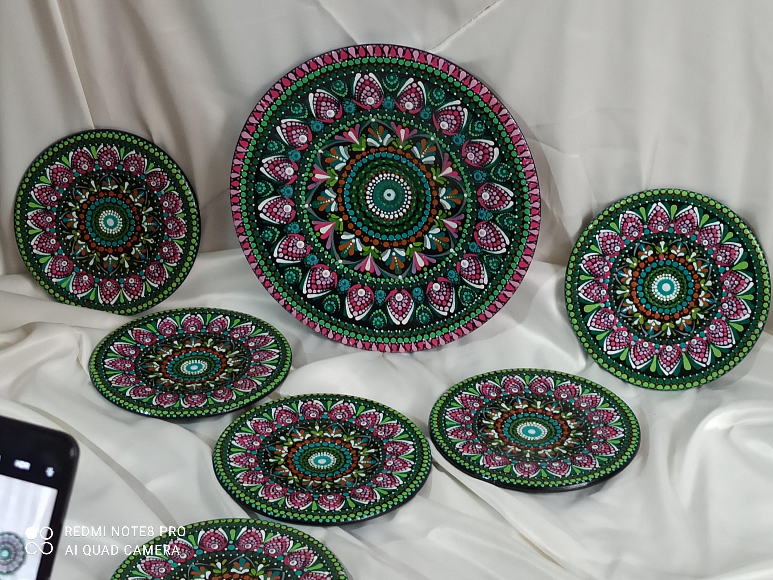 دیوارکوب وگلدان نقاشی شده با نقوش سنتی