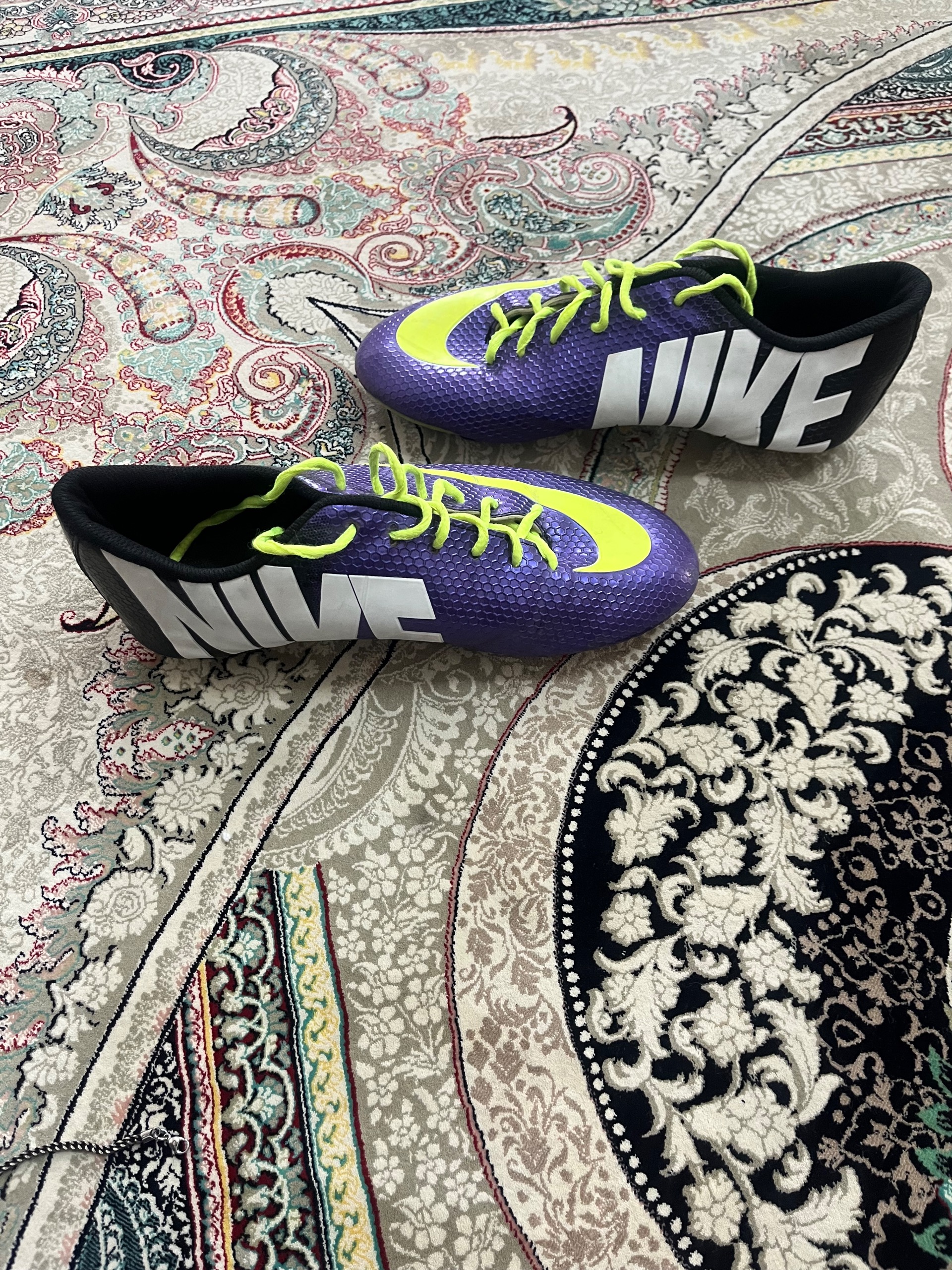 استوک ورزشی فوتبال چمن