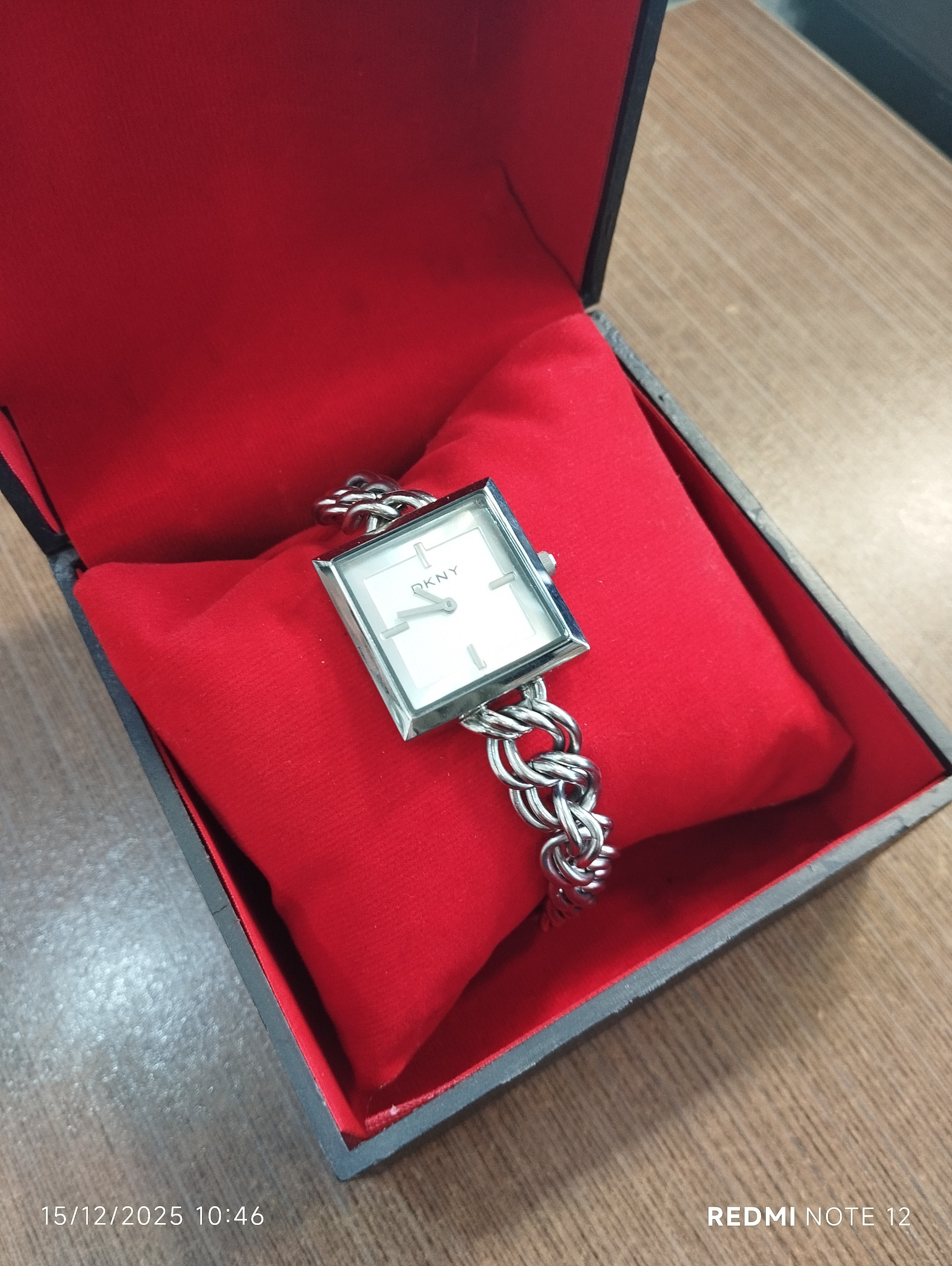 DKNY SWISS MOTORS دی آن کی سوییسی