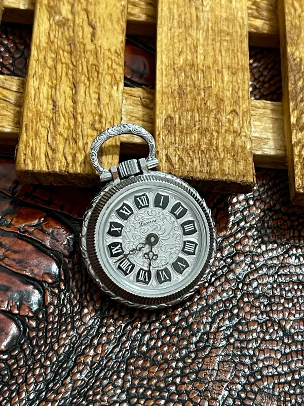 ساعت جیبی سوئیسی قدیمی