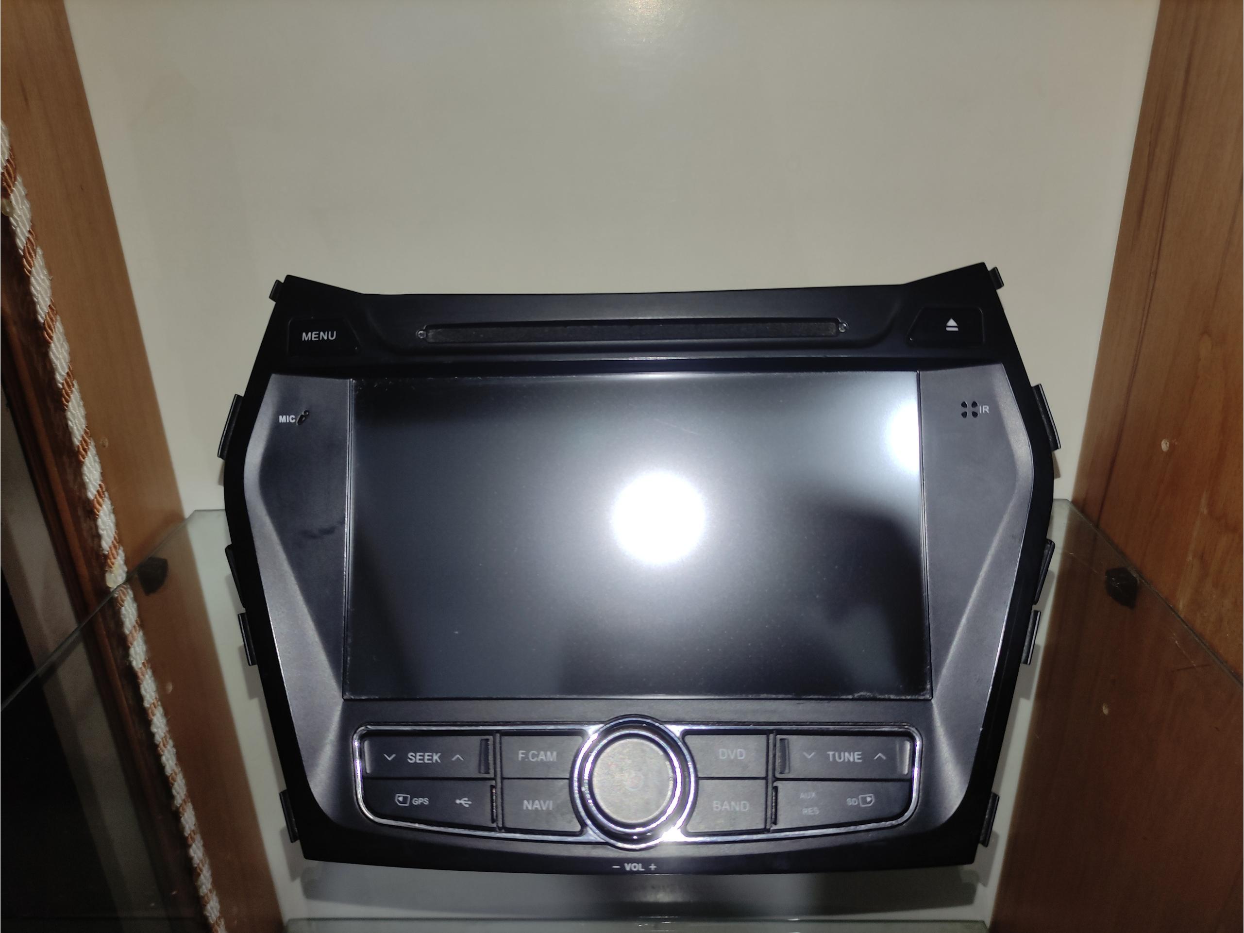 مانیتور هیوندای سانتافه2018