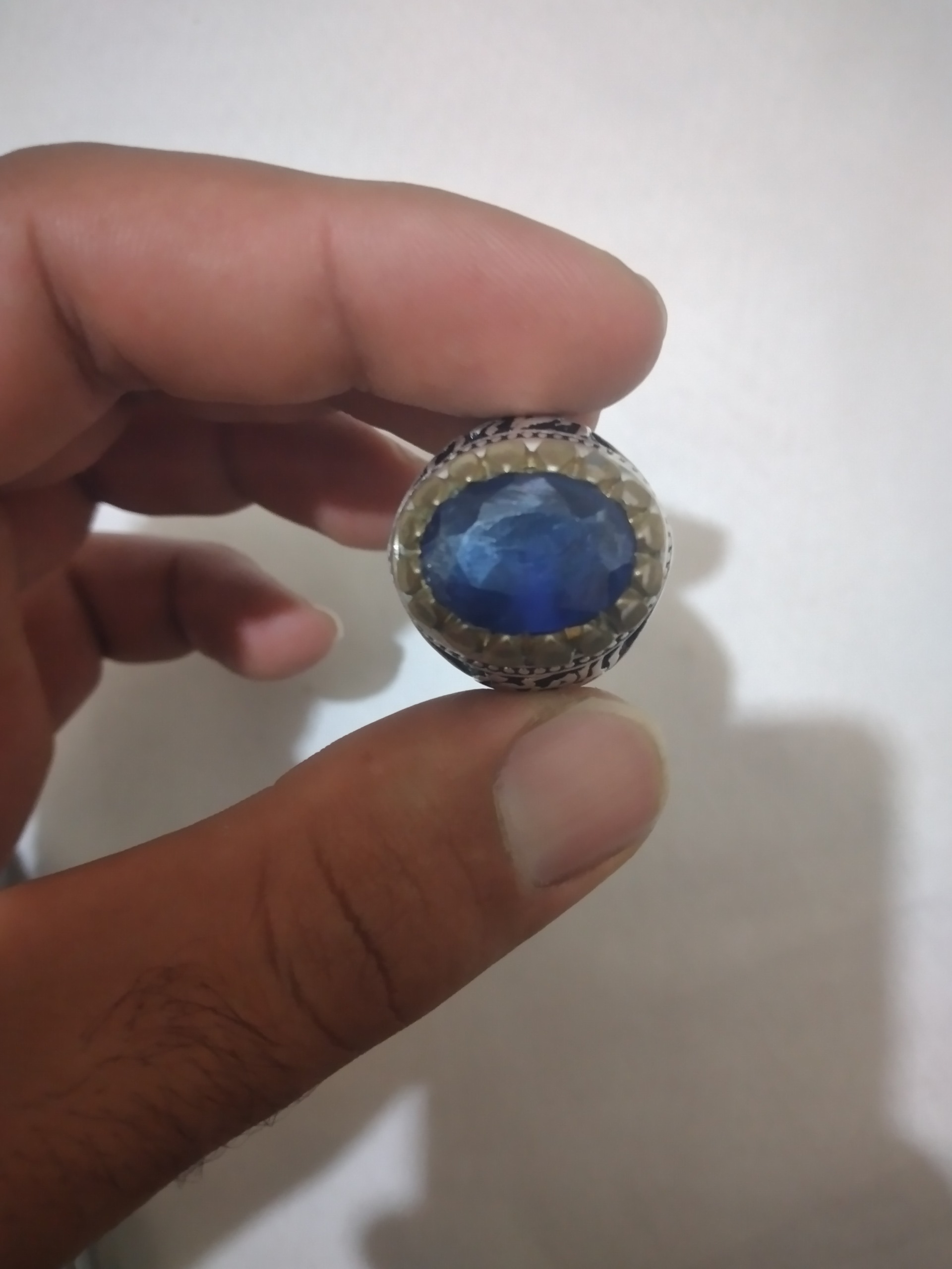 انگشتر یاقوت کبود کار دست و ماشین ترکیبه