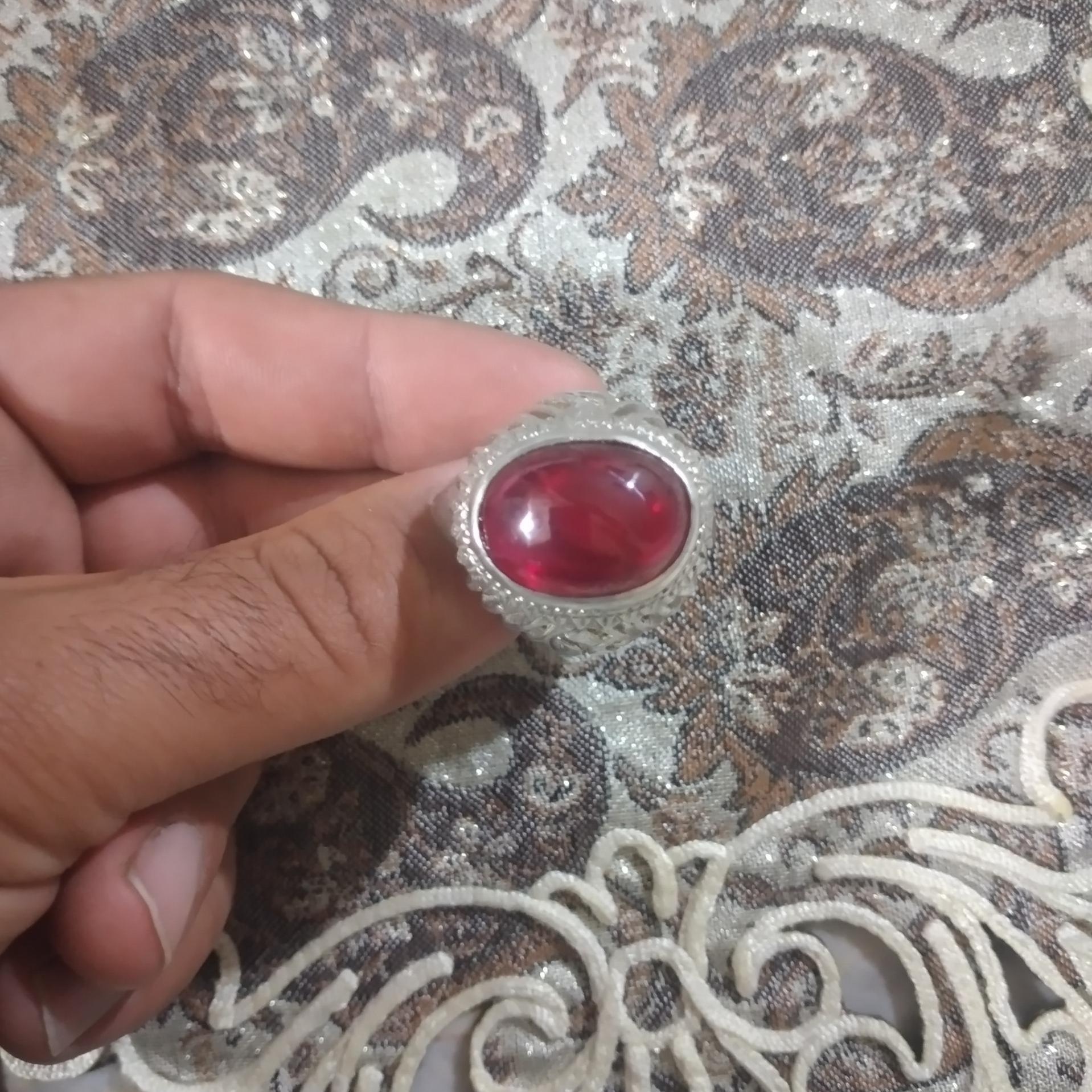 انگشتر سلطنتی یاقوت