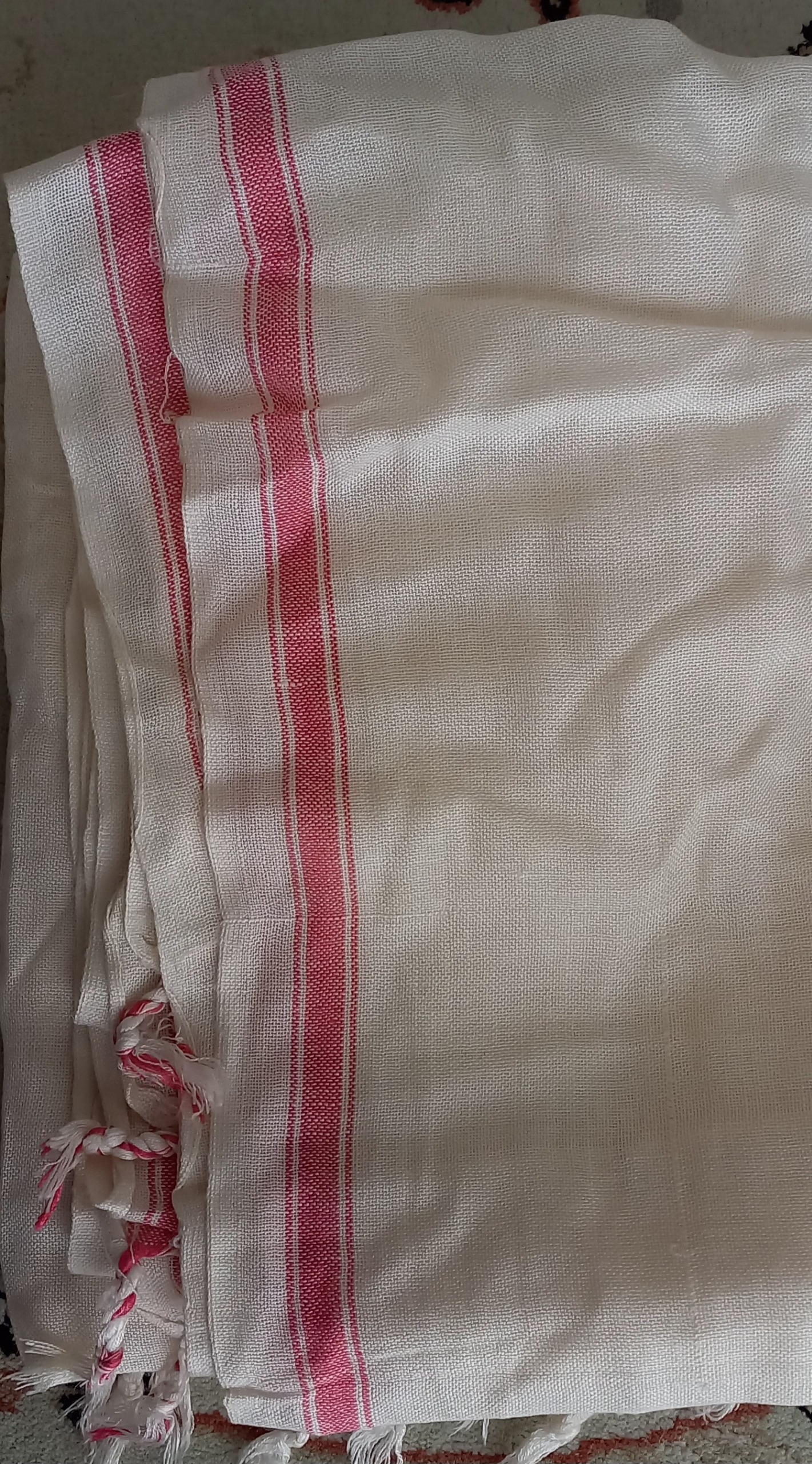 حوله دست بافت قدیمی