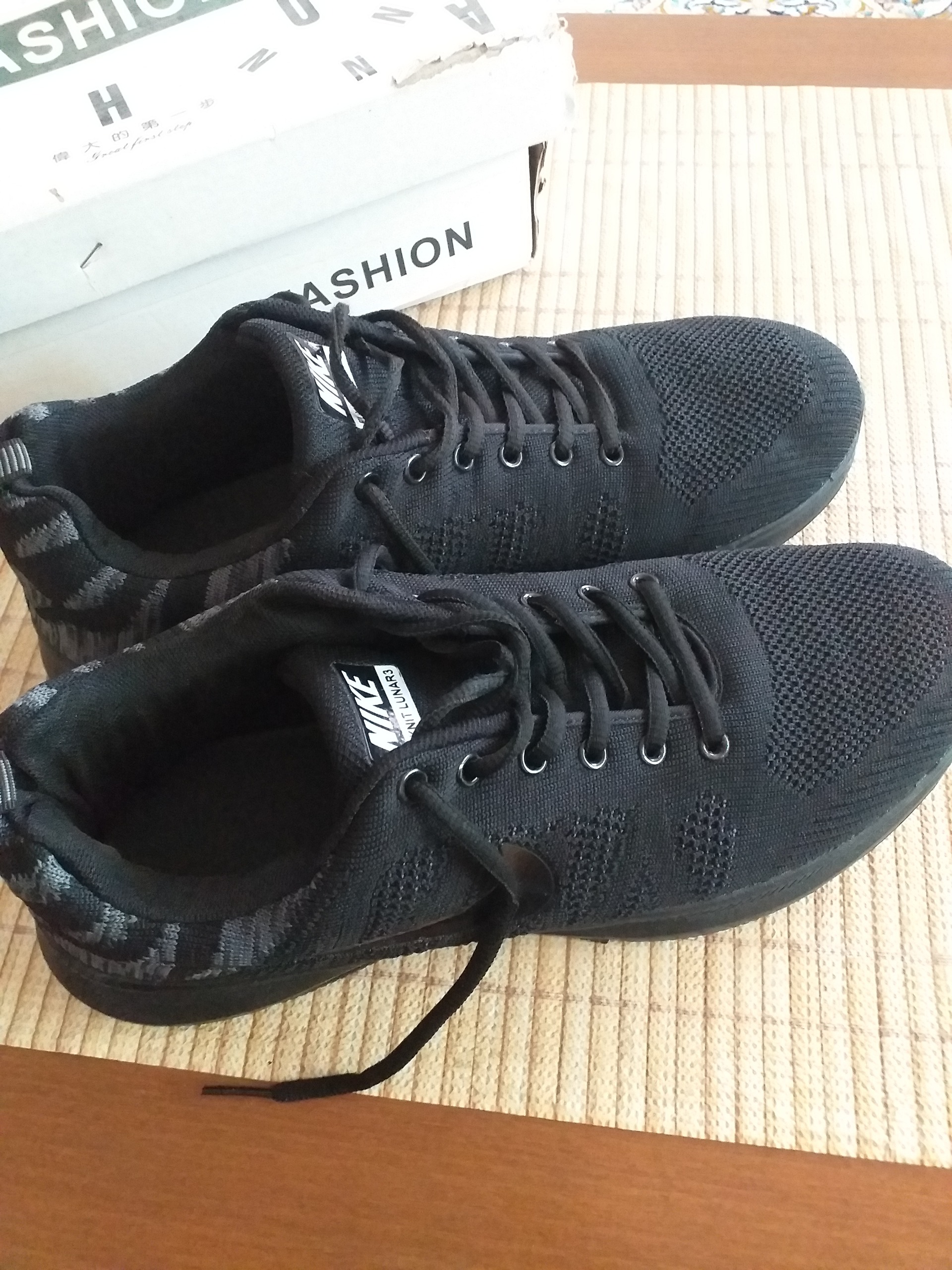 کفش پیاده روی بسیار سبک نایکFLYKNIT LUNAR3