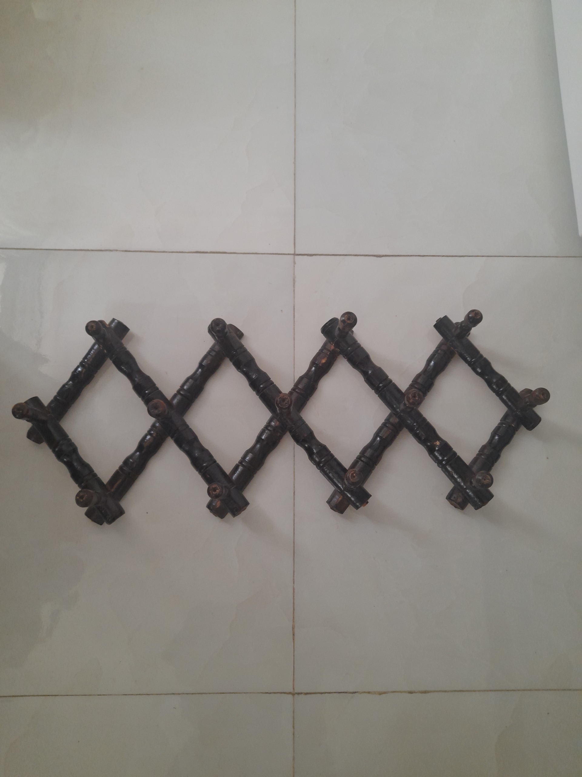 جالباسی چوبی آکاردونی