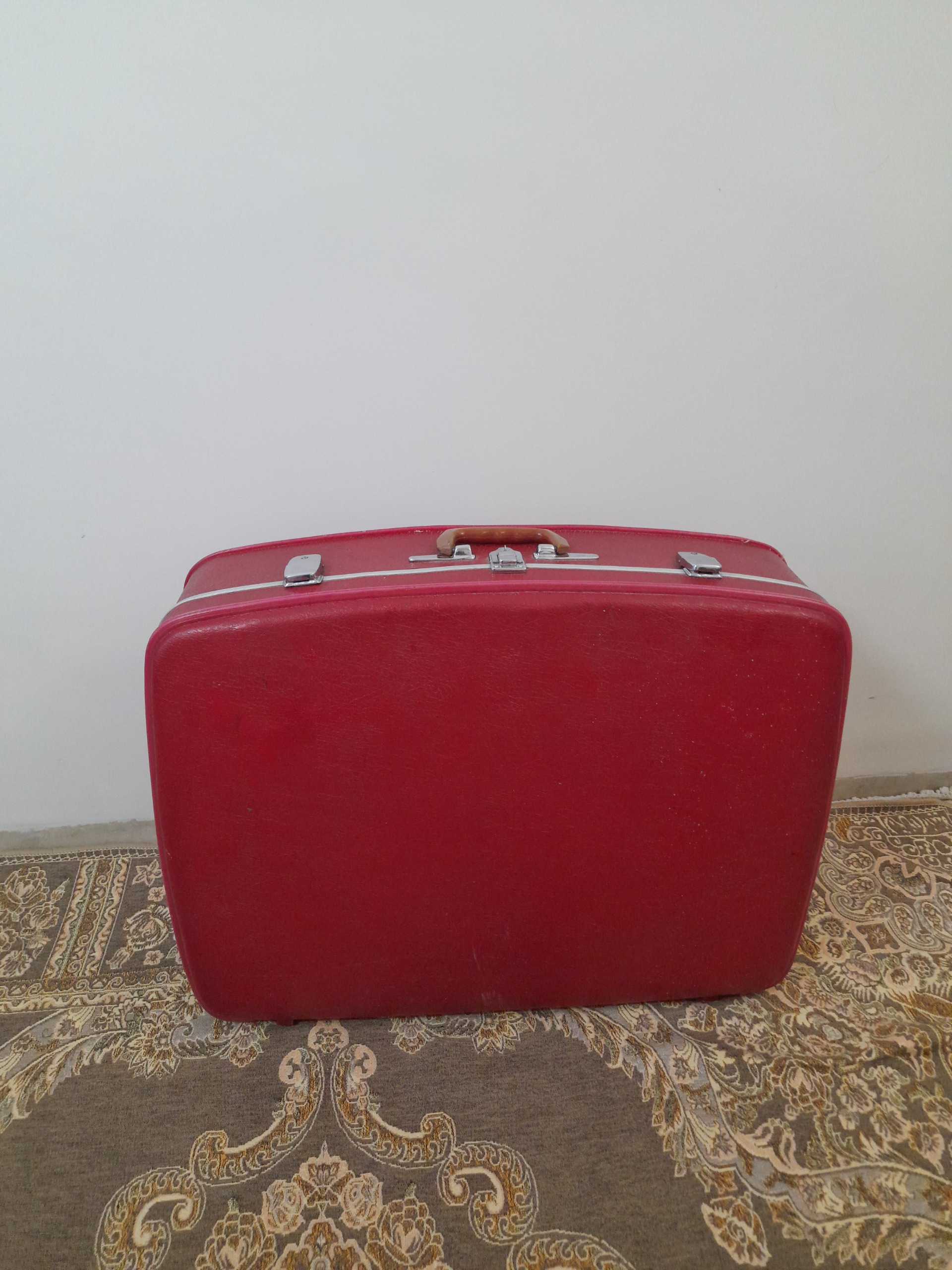 چمدان مسافرتی قدیمی چرخ دار